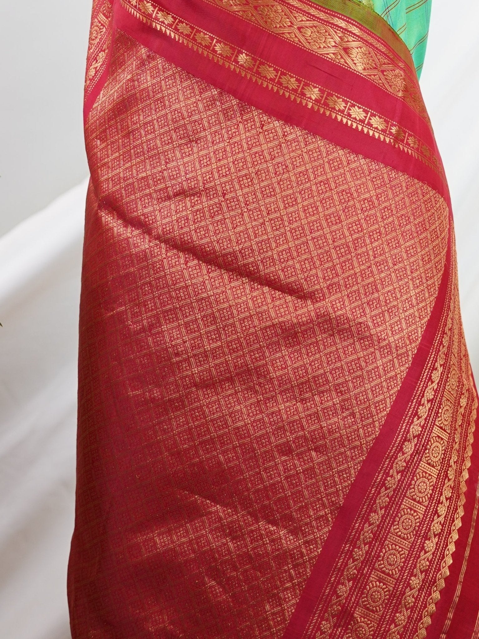 Gadwal Silk  100% Pure Silk  - Manoranjitham Weaves - Handloom Store