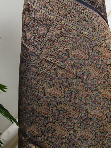 Katan Woven in Varanasi, this semi Mushru saree features the distinctive texture of iktara weave, blending subtle sheen with artisanal charm. Lightweight yet rich in detail, it offers effortless elegance for both traditional events and contemporary celebrations.
#SemiMushru #IktaraWeave #VaranasiSaree #TexturedElegance #HandloomTradition #Manoranjitham #ManoranjithamStyle Mangalagowri - Manoranjitham Weaves - Handloom Store