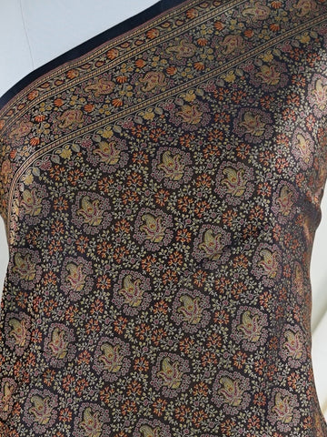 Katan Woven in Varanasi, this semi Mushru saree features the distinctive texture of iktara weave, blending subtle sheen with artisanal charm. Lightweight yet rich in detail, it offers effortless elegance for both traditional events and contemporary celebrations.
#SemiMushru #IktaraWeave #VaranasiSaree #TexturedElegance #HandloomTradition #Manoranjitham #ManoranjithamStyle Mangalagowri - Manoranjitham Weaves - Handloom Store