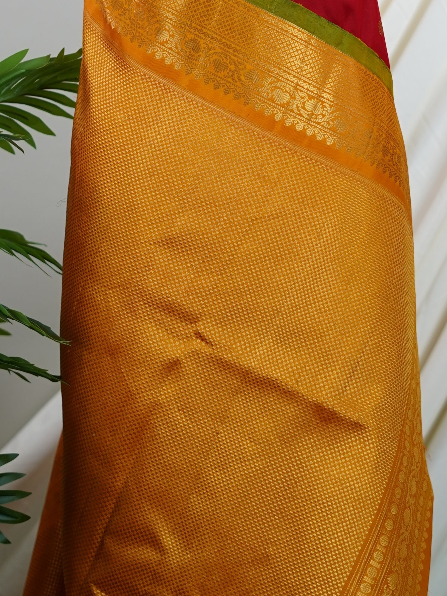 Gadwal Silk Red 100% Pure Silk  - Manoranjitham Weaves - Handloom Store