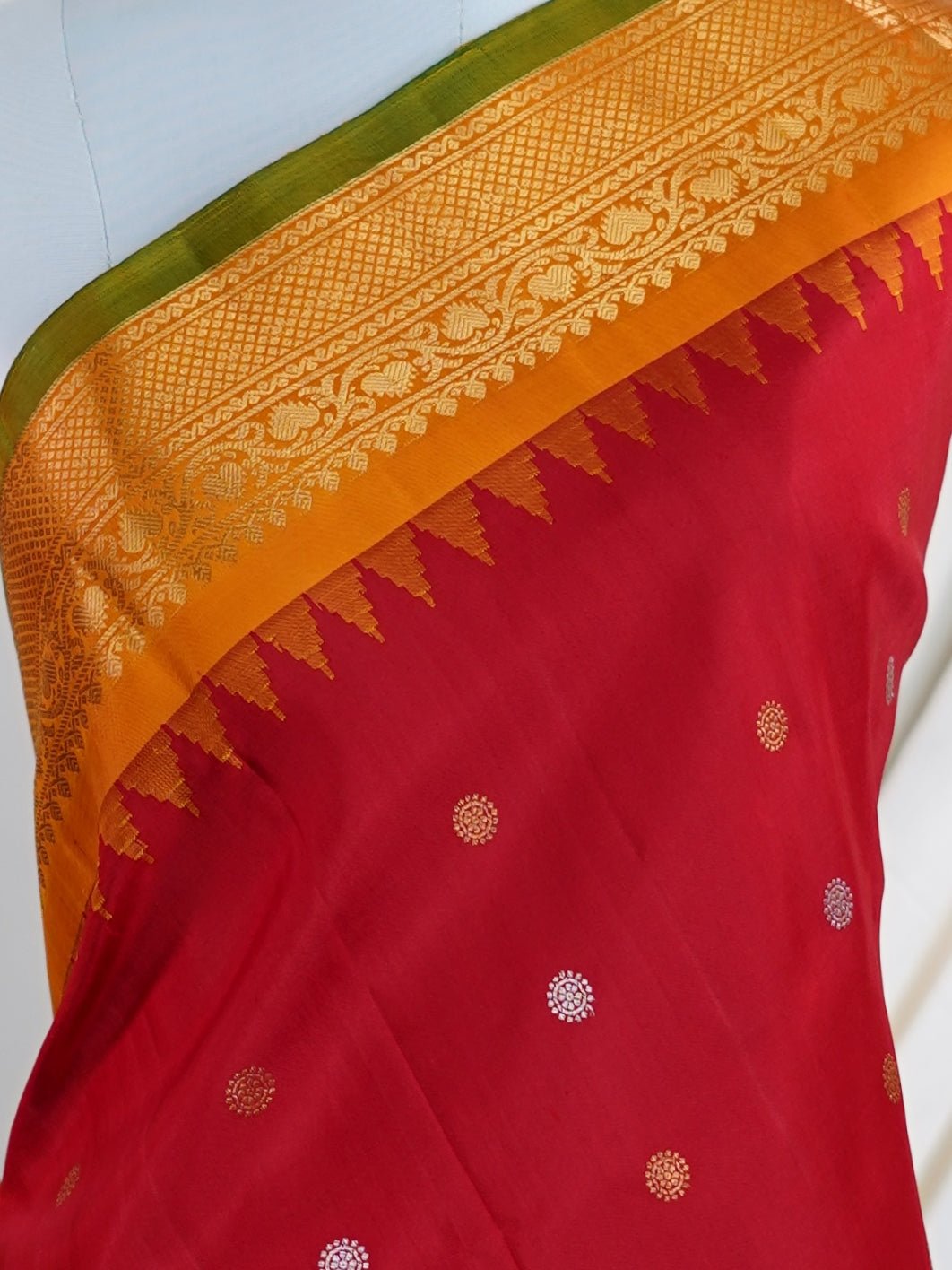 Gadwal Silk Red 100% Pure Silk  - Manoranjitham Weaves - Handloom Store