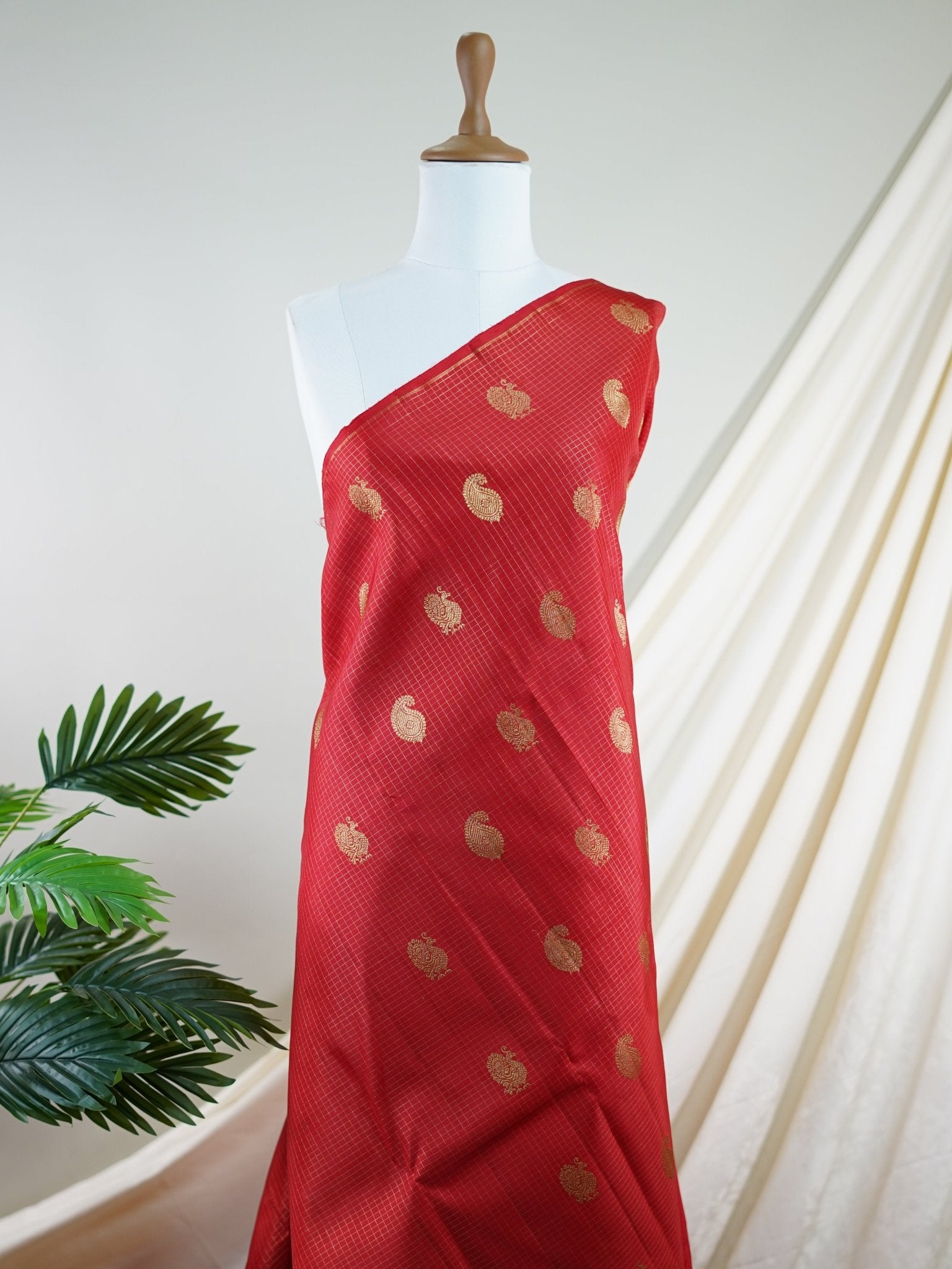 Kanchipuram Silk Red 100% Pure Silk  - Manoranjitham Weaves - Handloom Store