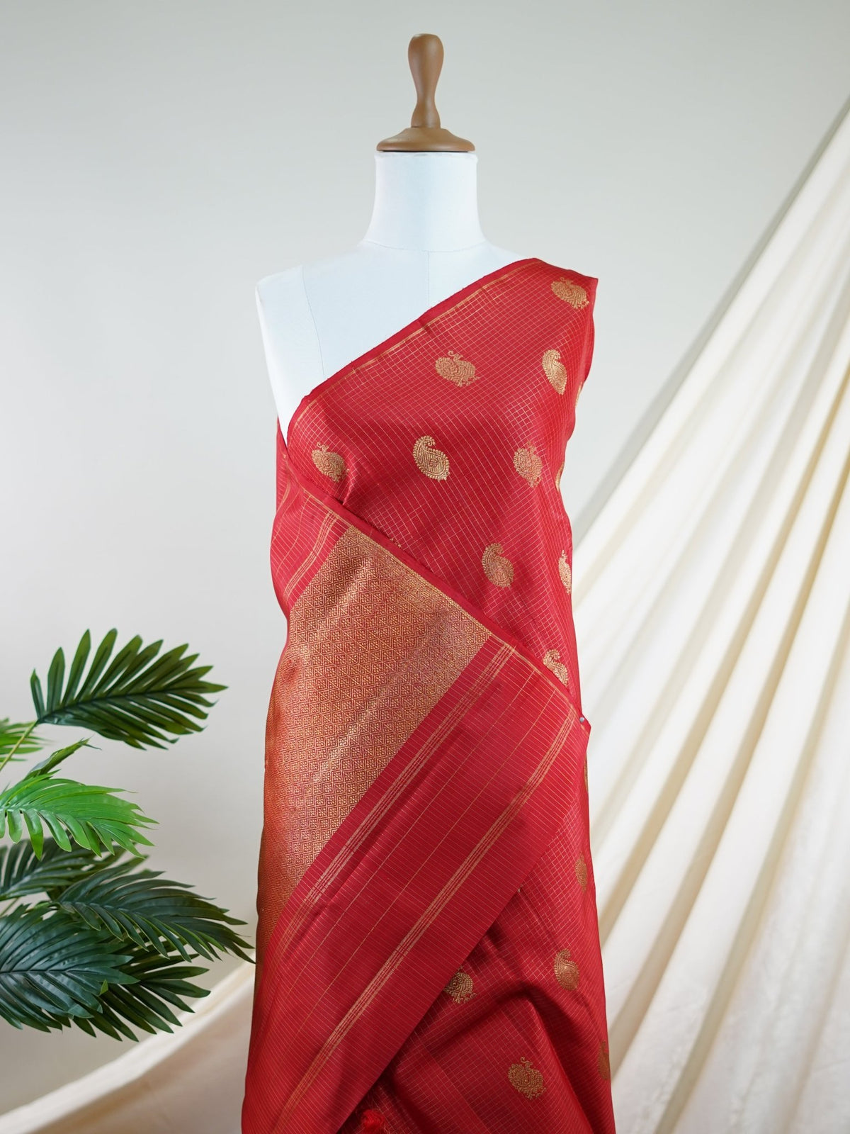 Kanchipuram Silk Red 100% Pure Silk  - Manoranjitham Weaves - Handloom Store