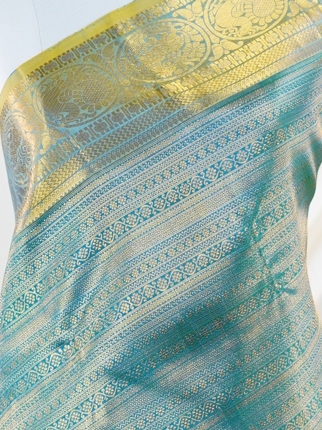 Kanchipuram Silk Green 100% Pure Silk  - Manoranjitham Weaves - Handloom Store