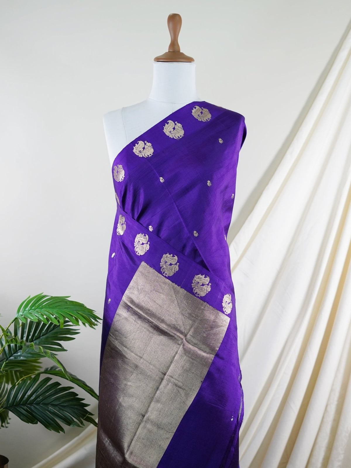 Katan Purple 100% Pure Silk  - Manoranjitham Weaves - Handloom Store