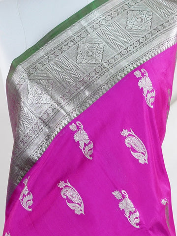 Venkatagiri Silk Woven in the heart of Andhra Pradesh, this Venkatagiri handloom saree is a symbol of regal elegance and heritage. Known for its soft texture and intricate craftsmanship, it drapes gracefully for weddings, pujas, and festive moments. Each thread carries tradition, making it a cherished piece of South Indian artistry. Lightweight yet luxurious — a true sree in every sense. Mridula - Manoranjitham Weaves - Handloom Store
