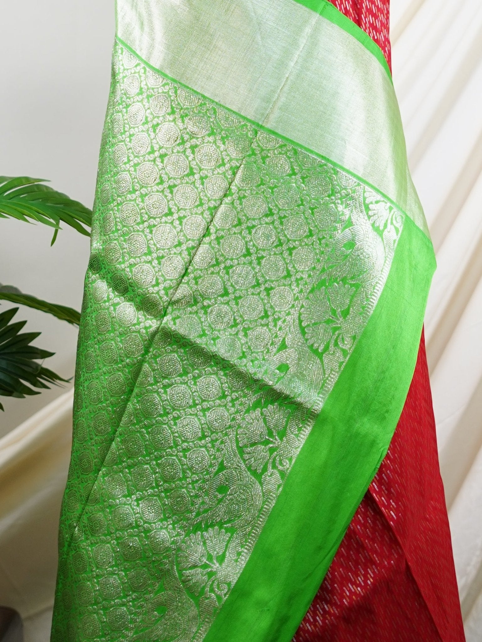 Venkatagiri Silk Red 100% Pure Silk  - Manoranjitham Weaves - Handloom Store