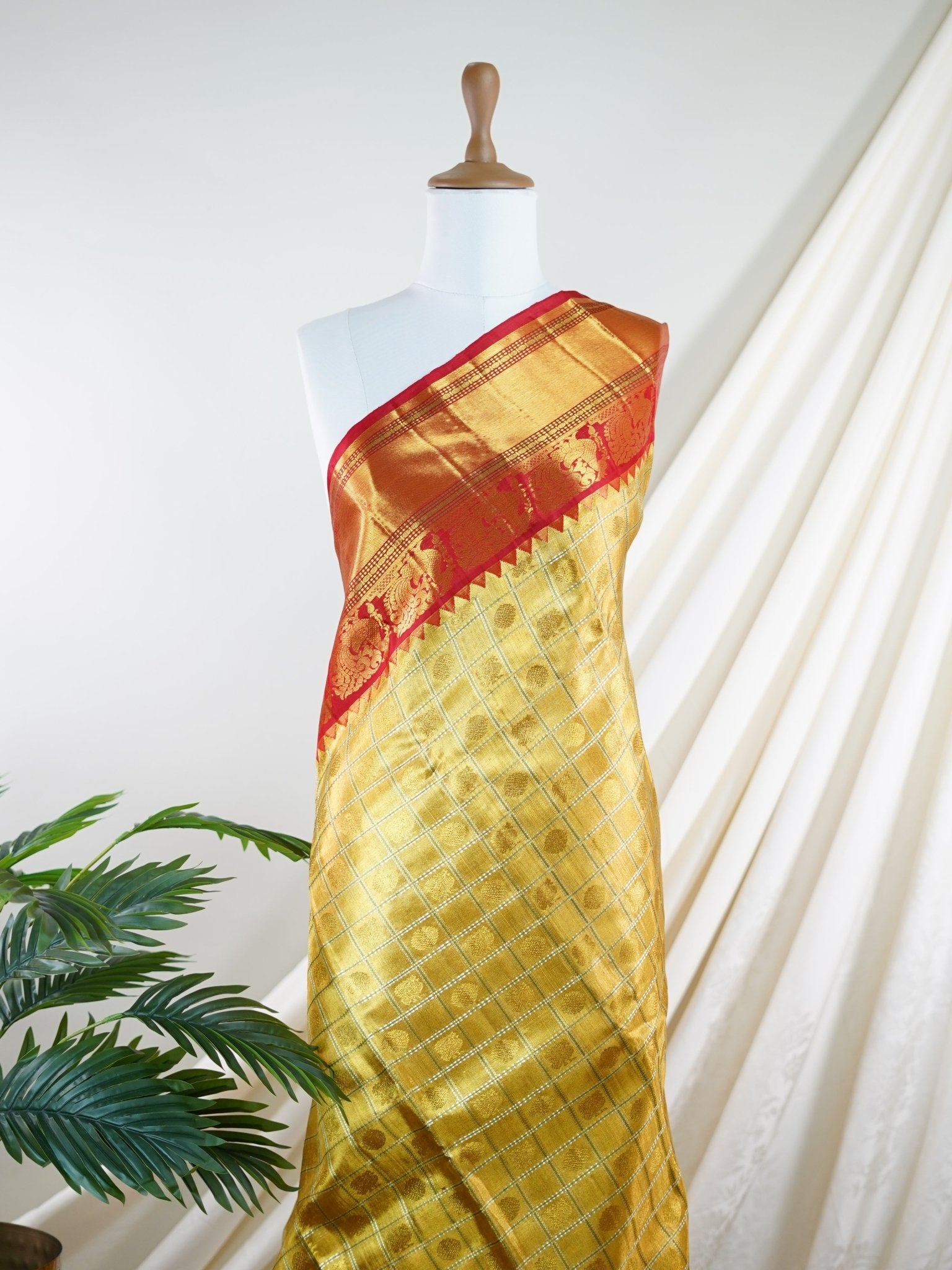 Kanchipuram Silk Gold 100% Pure Silk  - Manoranjitham Weaves - Handloom Store