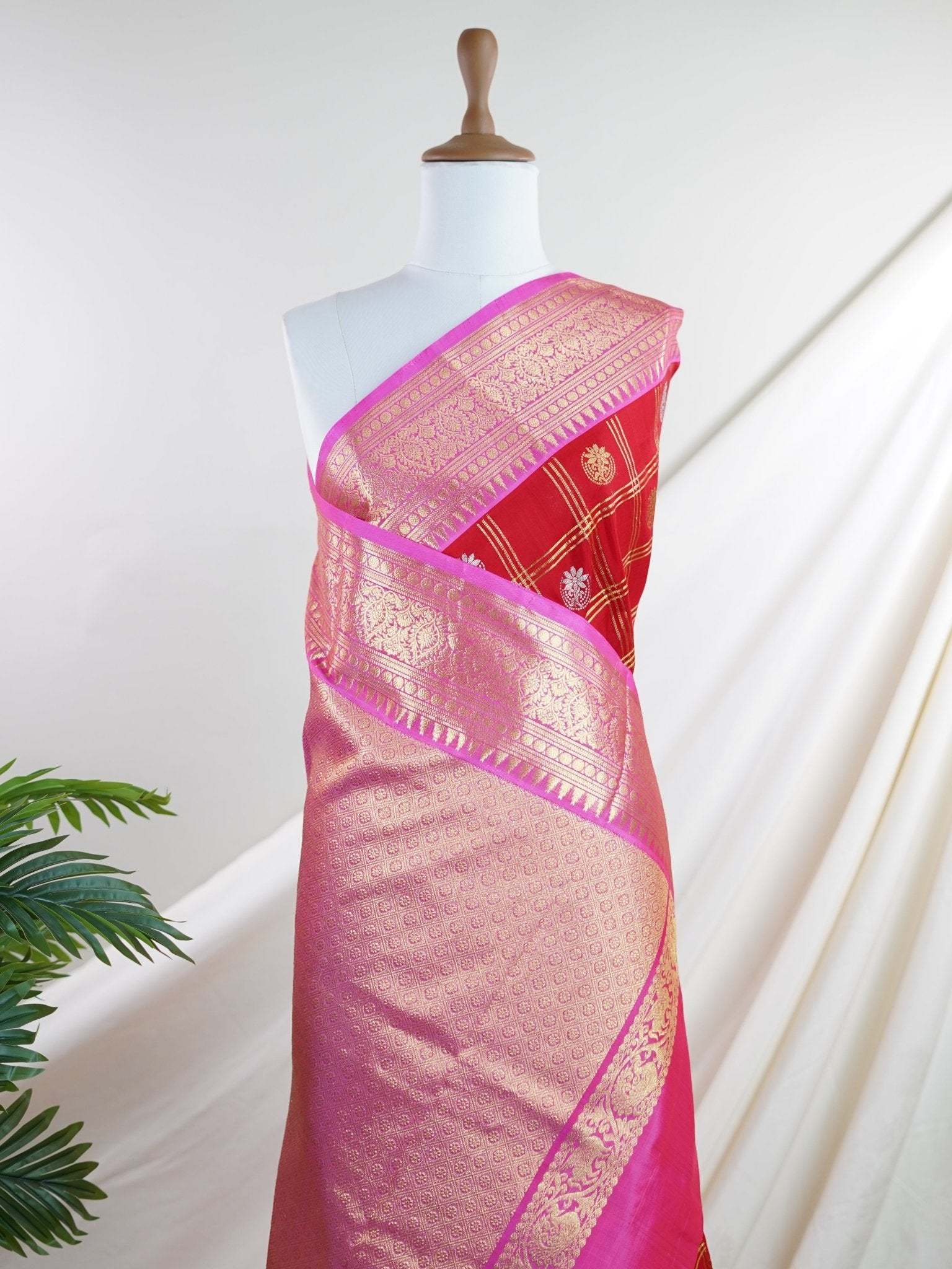 Venkatagiri Silk  100% Pure Silk  - Manoranjitham Weaves - Handloom Store