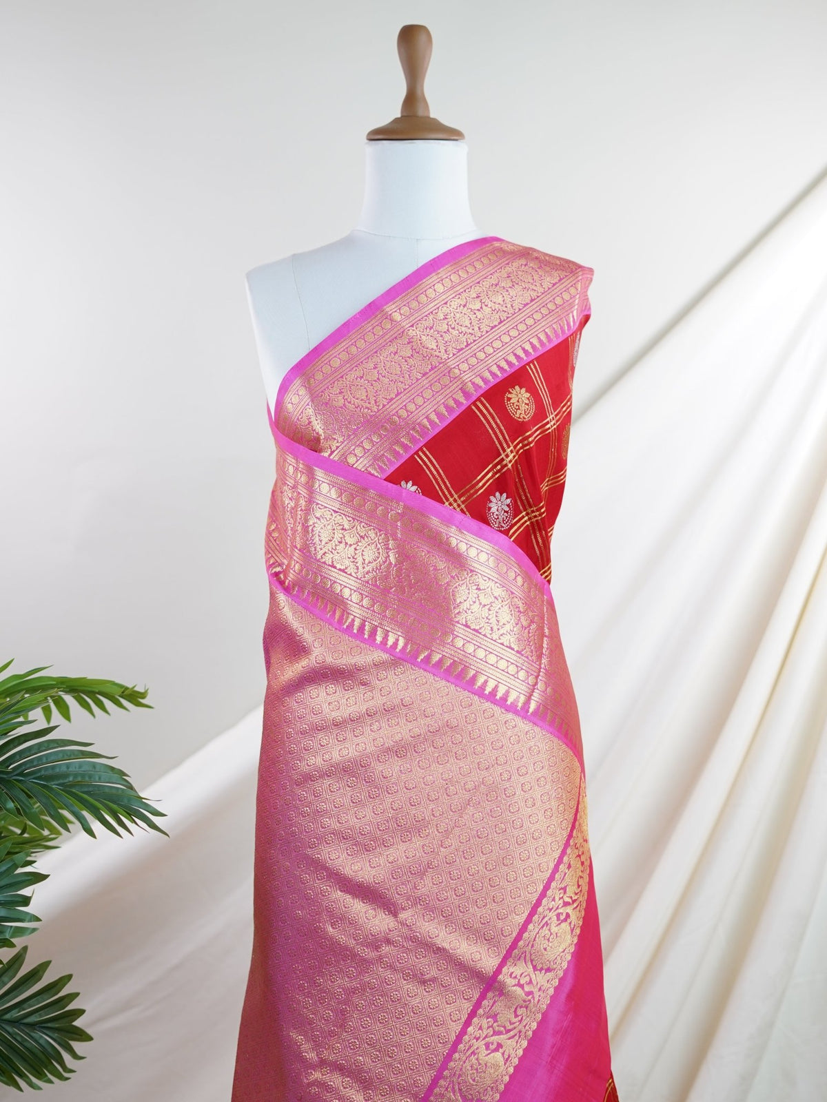 Venkatagiri Silk  100% Pure Silk  - Manoranjitham Weaves - Handloom Store