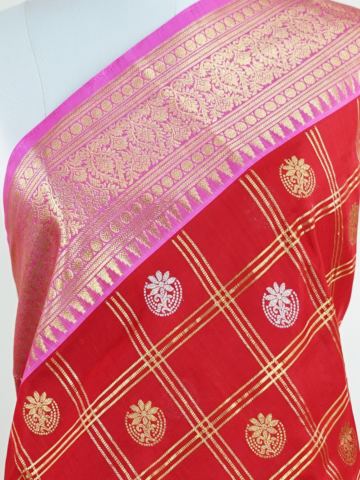Venkatagiri Silk  100% Pure Silk  - Manoranjitham Weaves - Handloom Store