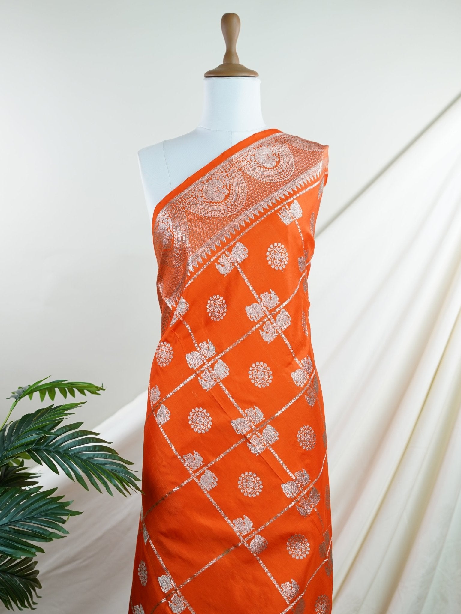 Venkatagiri Silk  100% Pure Silk  - Manoranjitham Weaves - Handloom Store