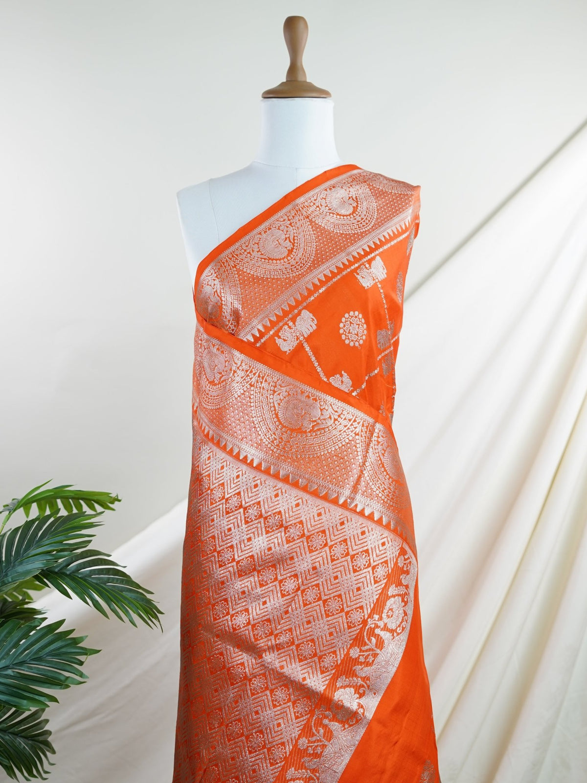 Venkatagiri Silk  100% Pure Silk  - Manoranjitham Weaves - Handloom Store