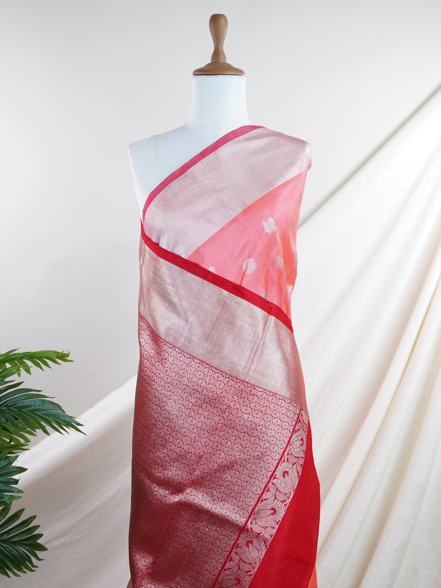 Venkatagiri Silk  100% Pure Silk  - Manoranjitham Weaves - Handloom Store