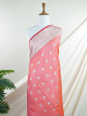 Venkatagiri Silk Woven in the heart of Andhra Pradesh, this Venkatagiri handloom saree is a symbol of regal elegance and heritage. Known for its soft texture and intricate craftsmanship, it drapes gracefully for weddings, pujas, and festive moments. Each thread carries tradition, making it a cherished piece of South Indian artistry. Lightweight yet luxurious — a true sree in every sense. Ojasya - Manoranjitham Weaves - Handloom Store