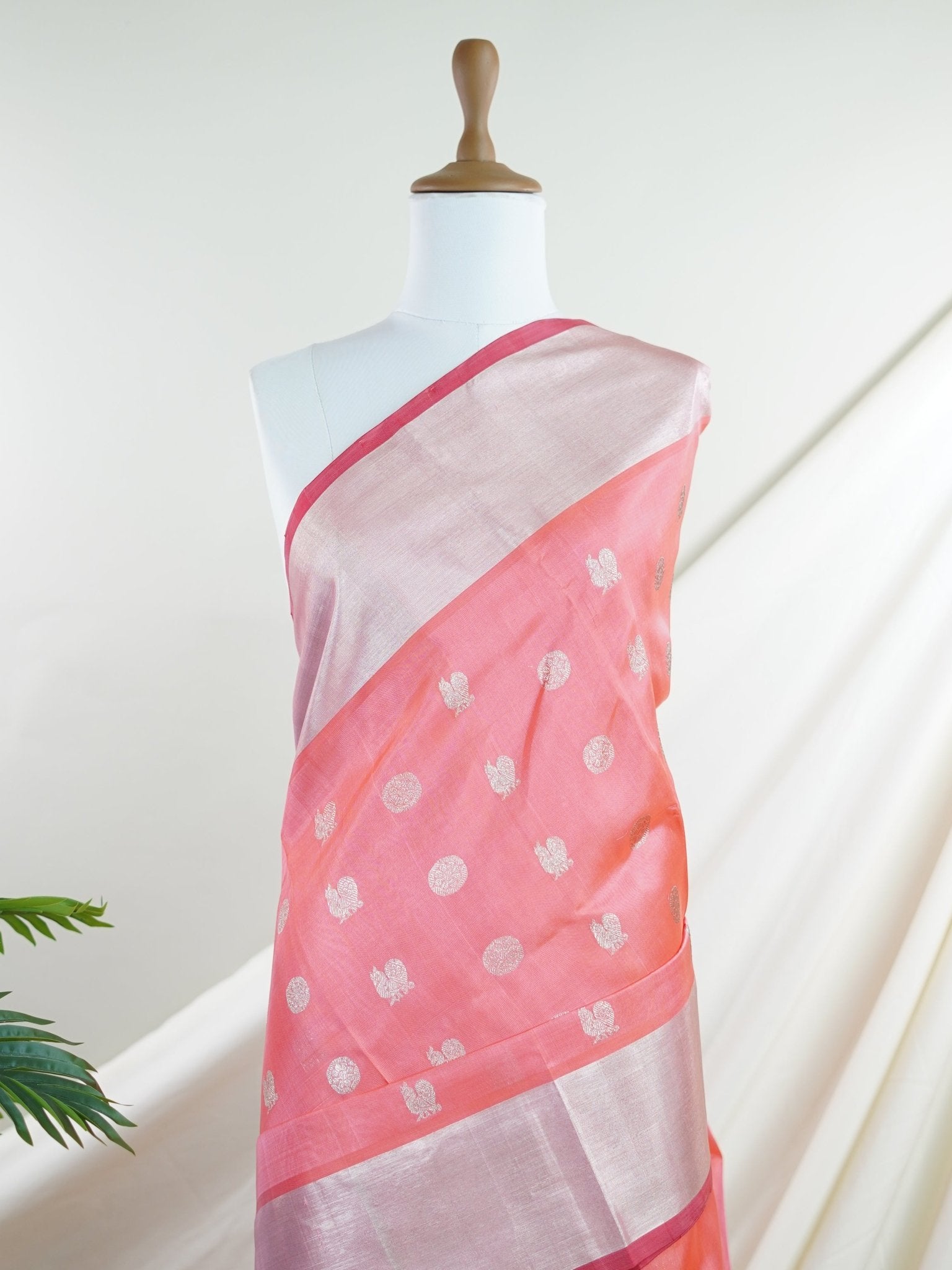 Venkatagiri Silk  100% Pure Silk  - Manoranjitham Weaves - Handloom Store