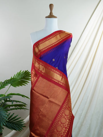 Gadwal Silk Gadwal handlooms are where simplicity meets regal artistry. Their contrast borders and rich pallus embody cultural pride. Padmamalini - Manoranjitham Weaves - Handloom Store
