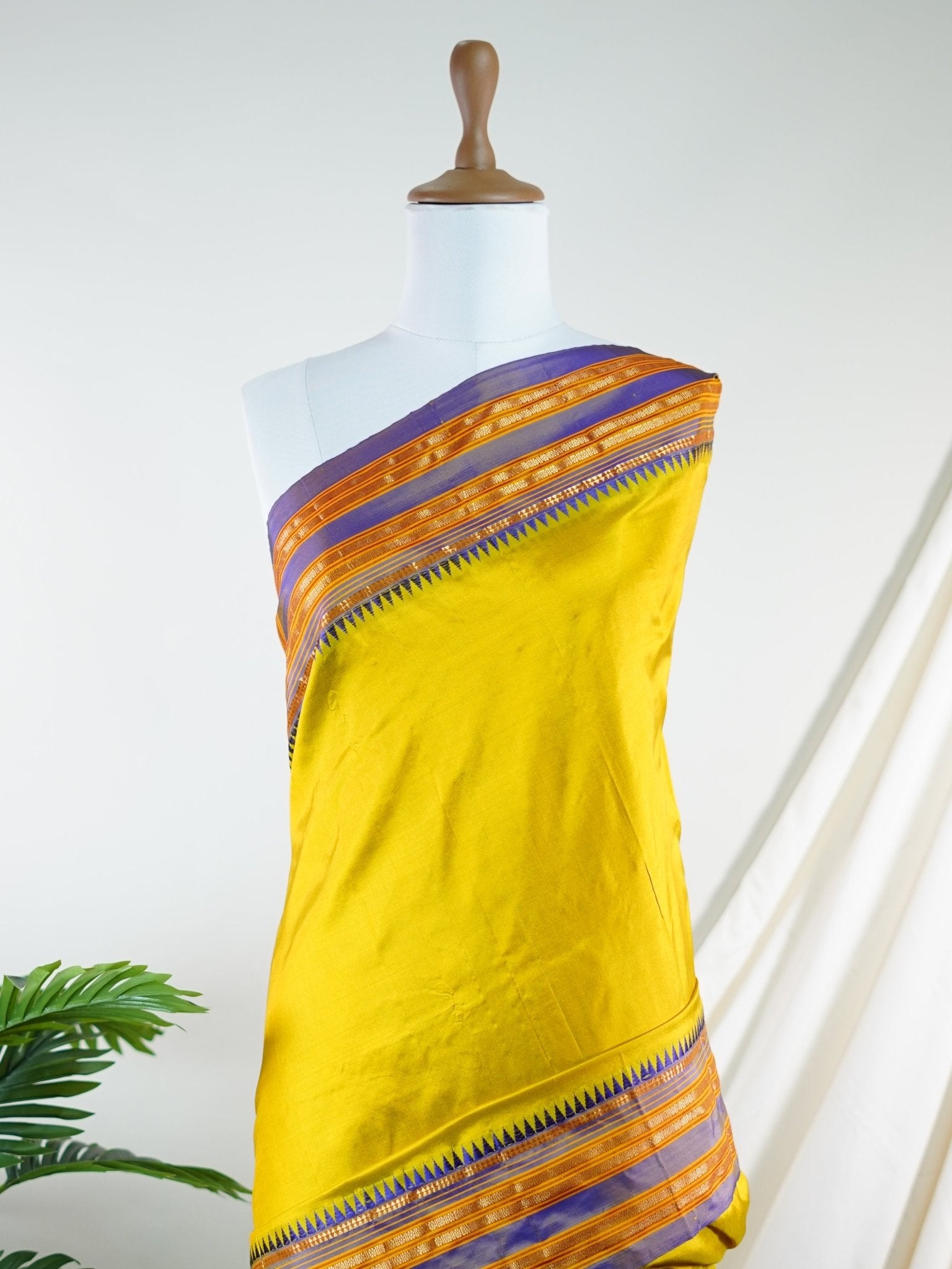 Narayanpet Yellowish Green 100% Pure Silk  - Manoranjitham Weaves - Handloom Store