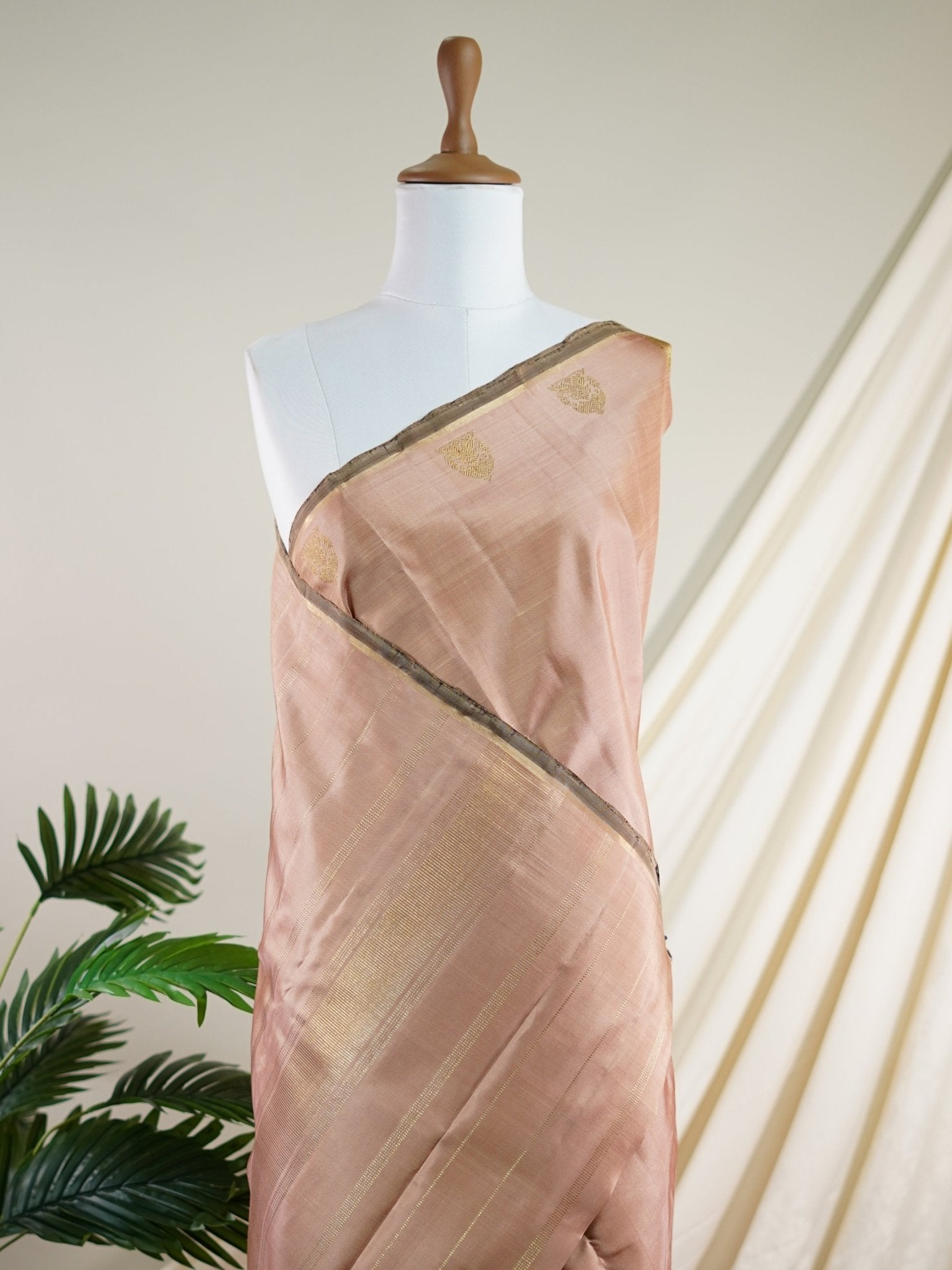 Kanchipuram Silk Orange 100% Pure Silk  - Manoranjitham Weaves - Handloom Store