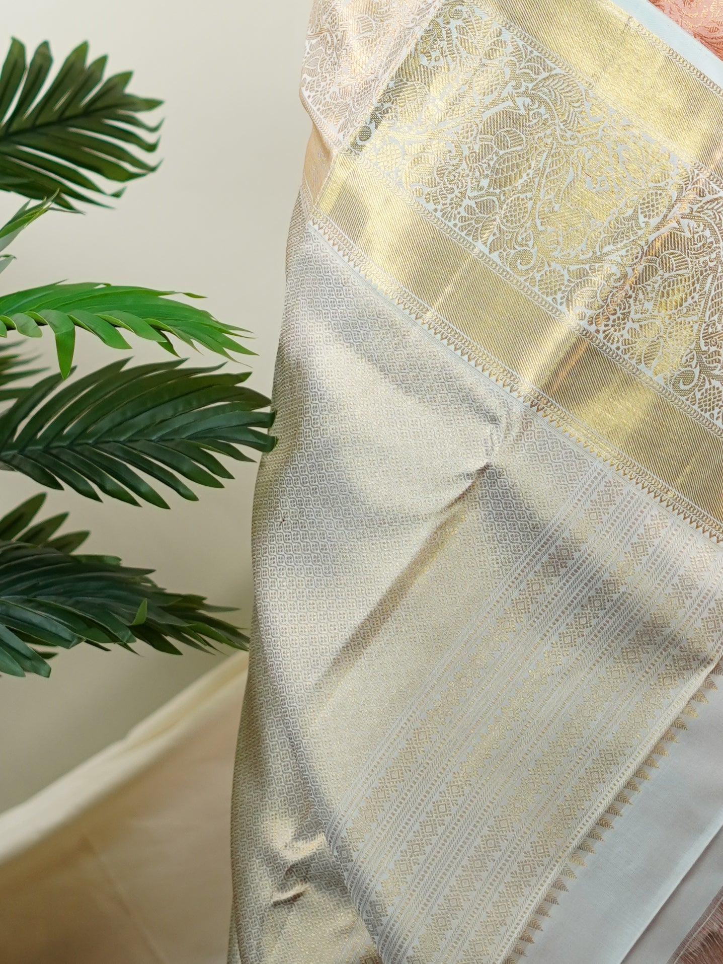 Kanchipuram Silk Coral Pink 100% Pure Silk  - Manoranjitham Weaves - Handloom Store