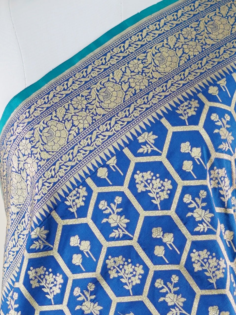 Katan Navy Blue 100% Pure Katan Silk - Manoranjitham Weaves - Handloom Store