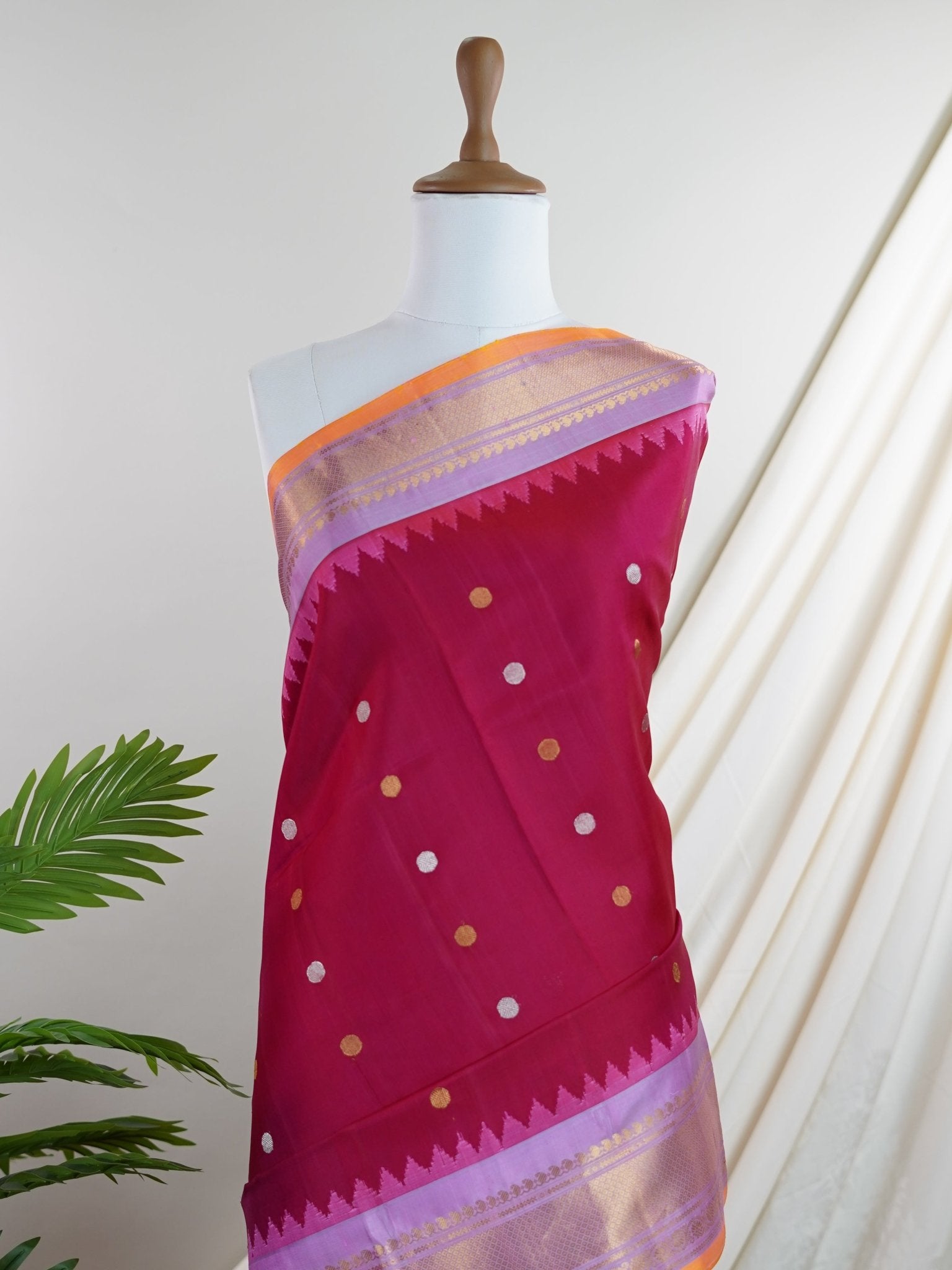 Gadwal Silk  100% Pure Silk  - Manoranjitham Weaves - Handloom Store