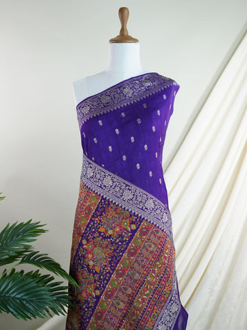 Georgette This Tussar Georgette saree from Varanasi brings together the textured richness of tussar silk with the fluid grace of georgette. Woven on a powerloom, it drapes light and airy, perfect for effortless elegance. Ideal for both day events and evening gatherings, it reflects quiet sophistication with a modern twist on tradition. Rathi - Georgette Saree | Handwoven | Varanasi - Manoranjitham Weaves - Handloom Store