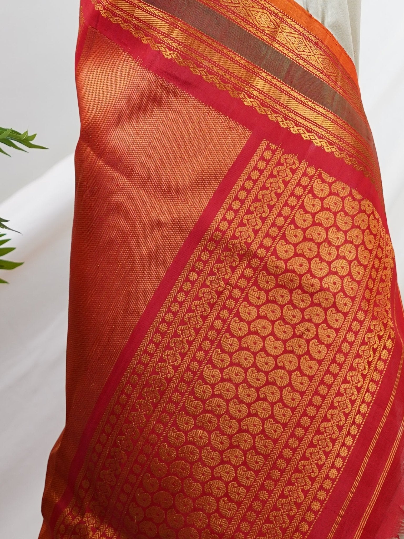 Gadwal Silk  100% Pure Silk  - Manoranjitham Weaves - Handloom Store