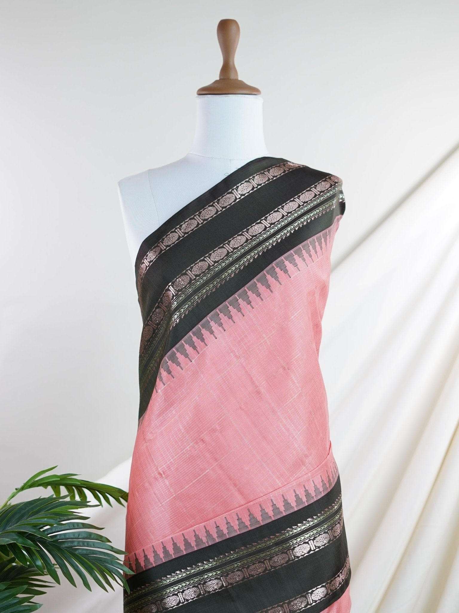 Gadwal Silk  100% Pure Silk  - Manoranjitham Weaves - Handloom Store