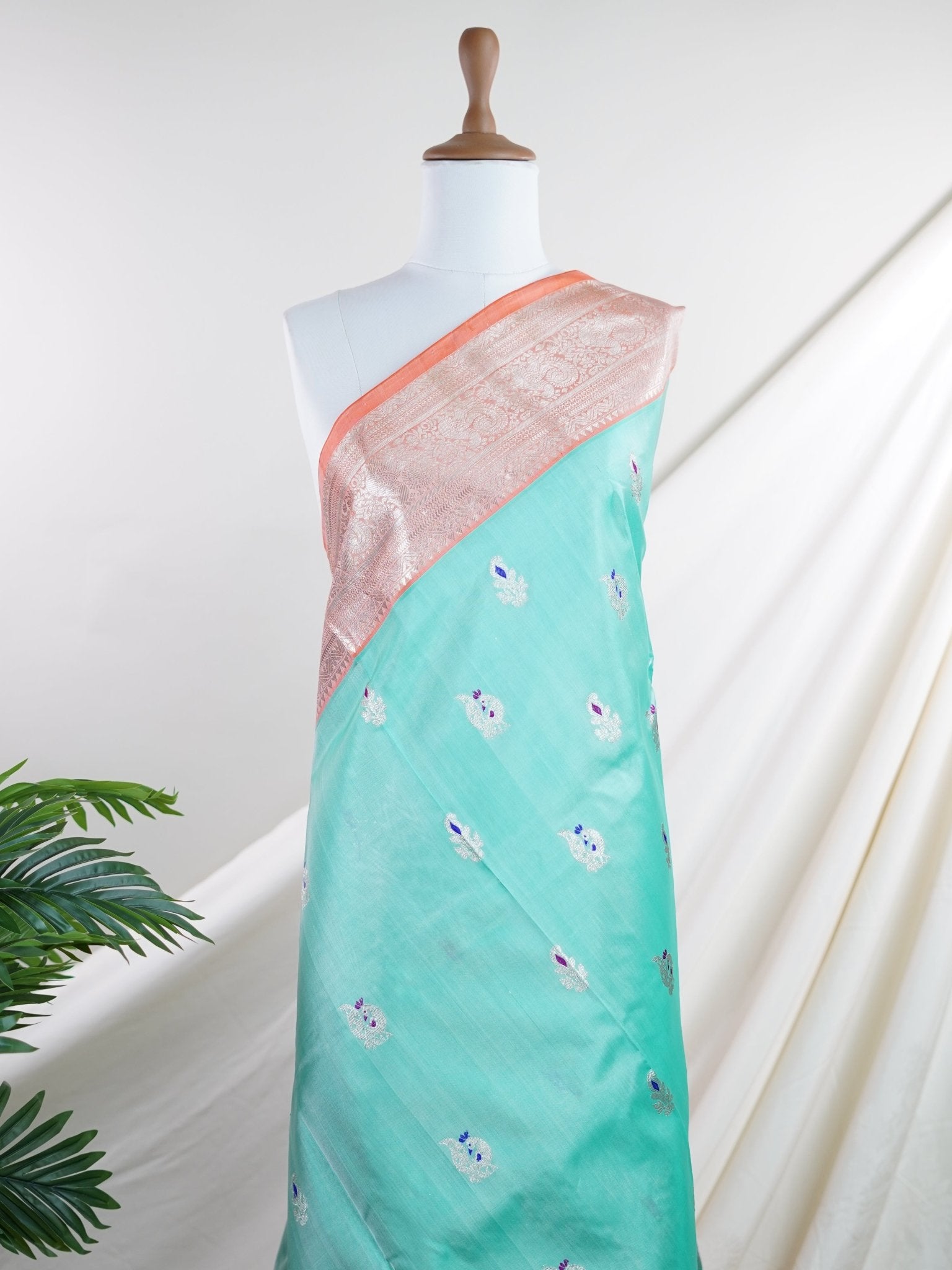 Venkatagiri Silk  100% Pure Silk  - Manoranjitham Weaves - Handloom Store