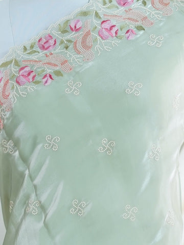 Tissue Woven in Varanasi, this ethereal grey glass tissue saree shimmers with a multi-hued embroidered flourish. Light as air yet rich in detail, it blends sheer elegance with vibrant artistry. A perfect pick for soirées that call for subtle glamour and intricate craftsmanship. #GlassTissueSaree #EmbroideredElegance #VaranasiWeaves #GreyAndGraceful #SheerHeritage






 Saradha - Manoranjitham Weaves - Handloom Store