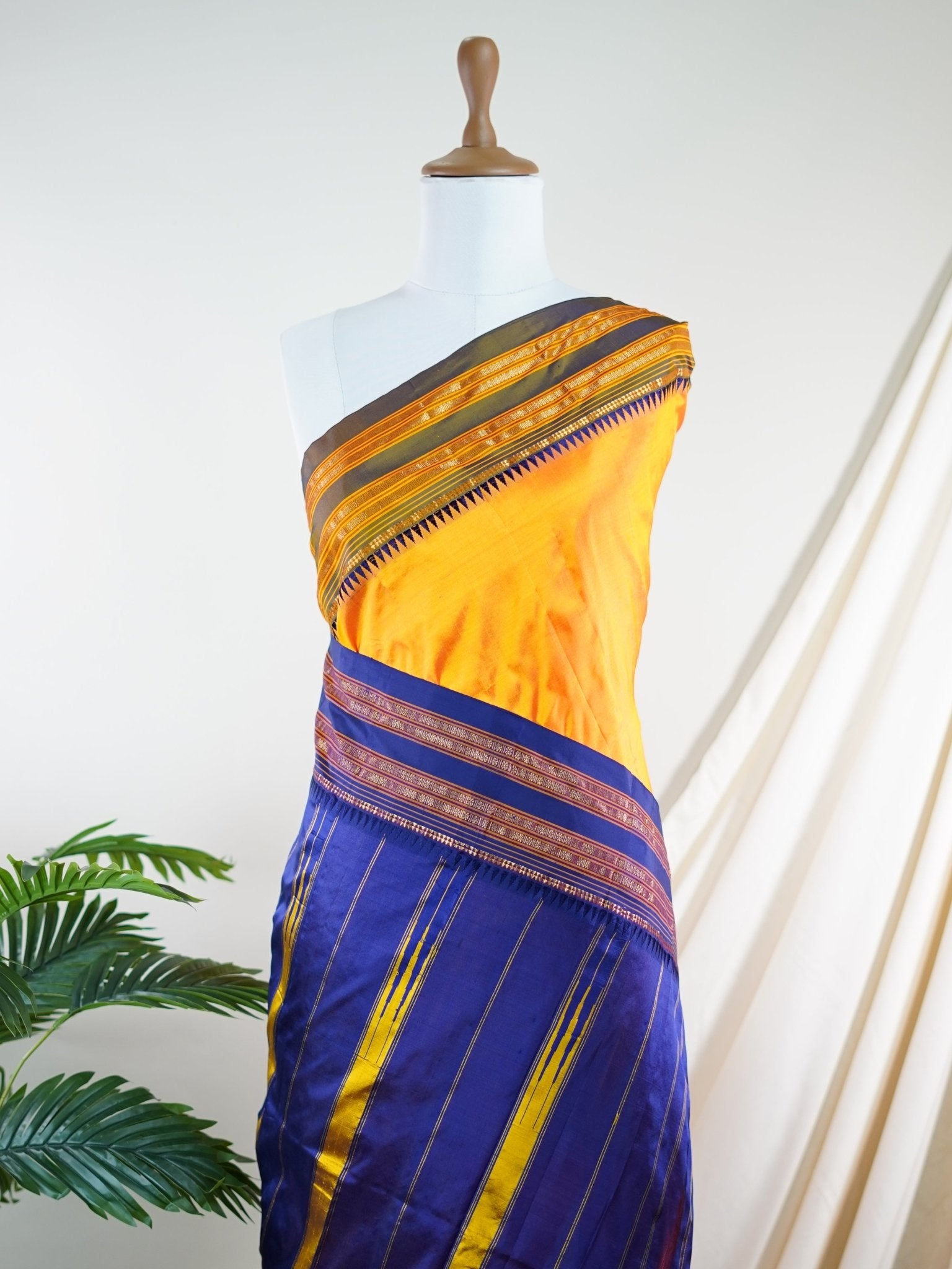 Narayanpet Orange 100% Pure Silk  - Manoranjitham Weaves - Handloom Store