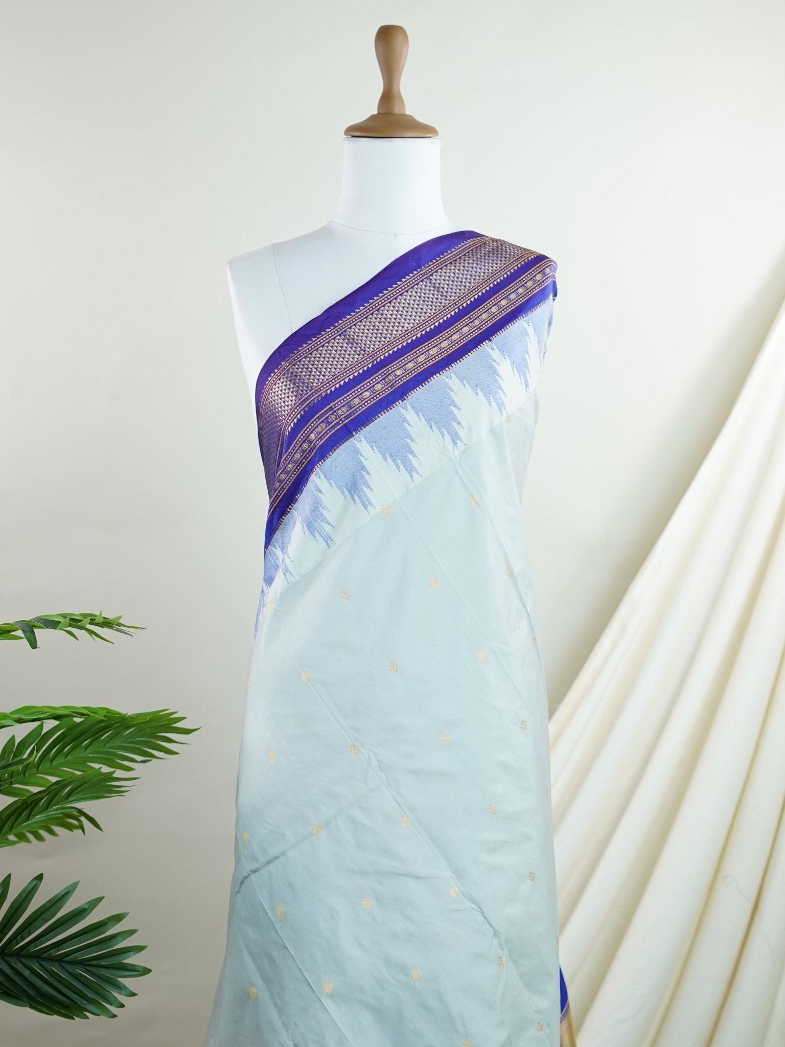 Semi Silk  Semi Silk - Manoranjitham Weaves - Handloom Store