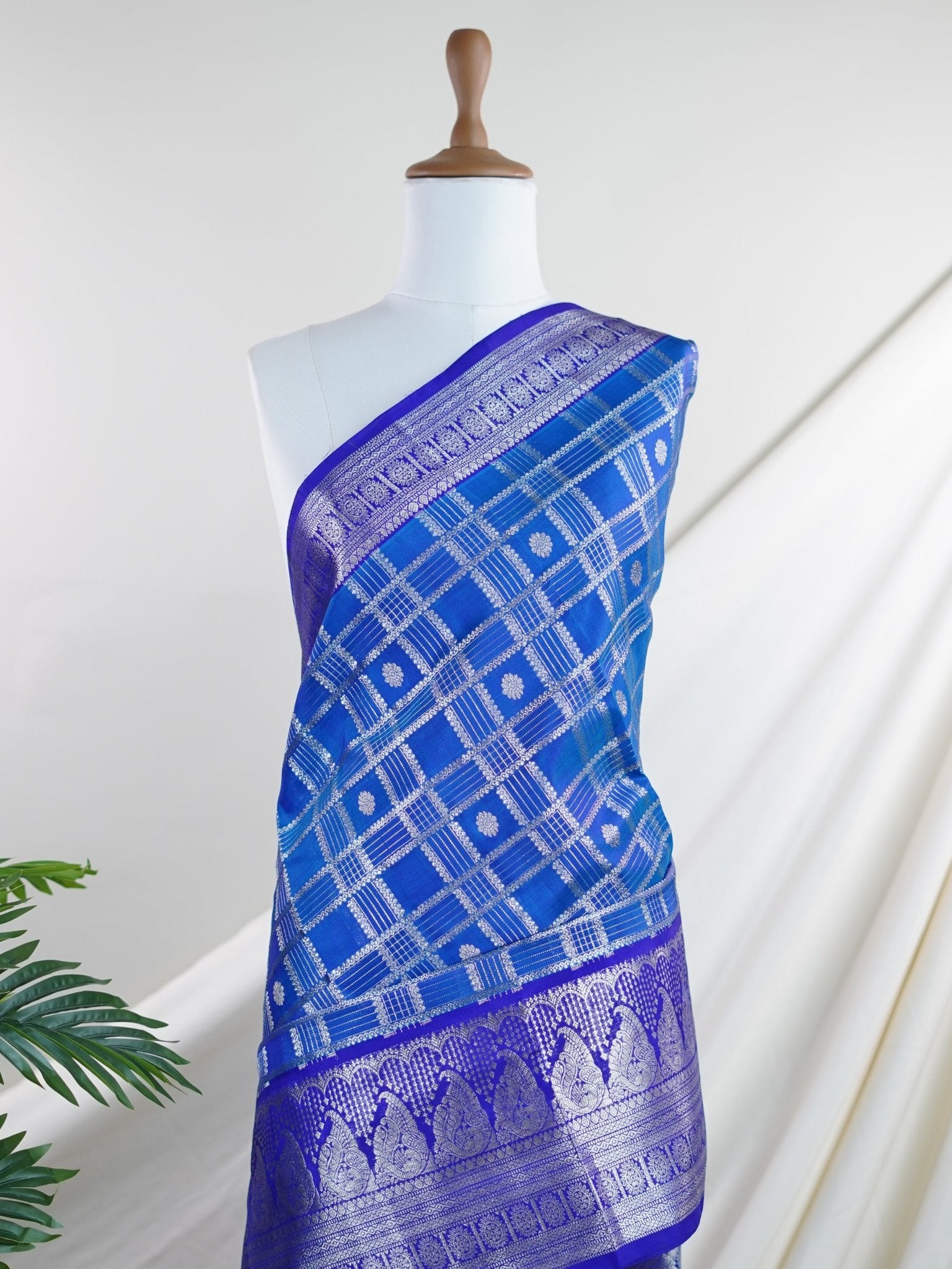 Venkatagiri Silk  100% Pure Silk  - Manoranjitham Weaves - Handloom Store