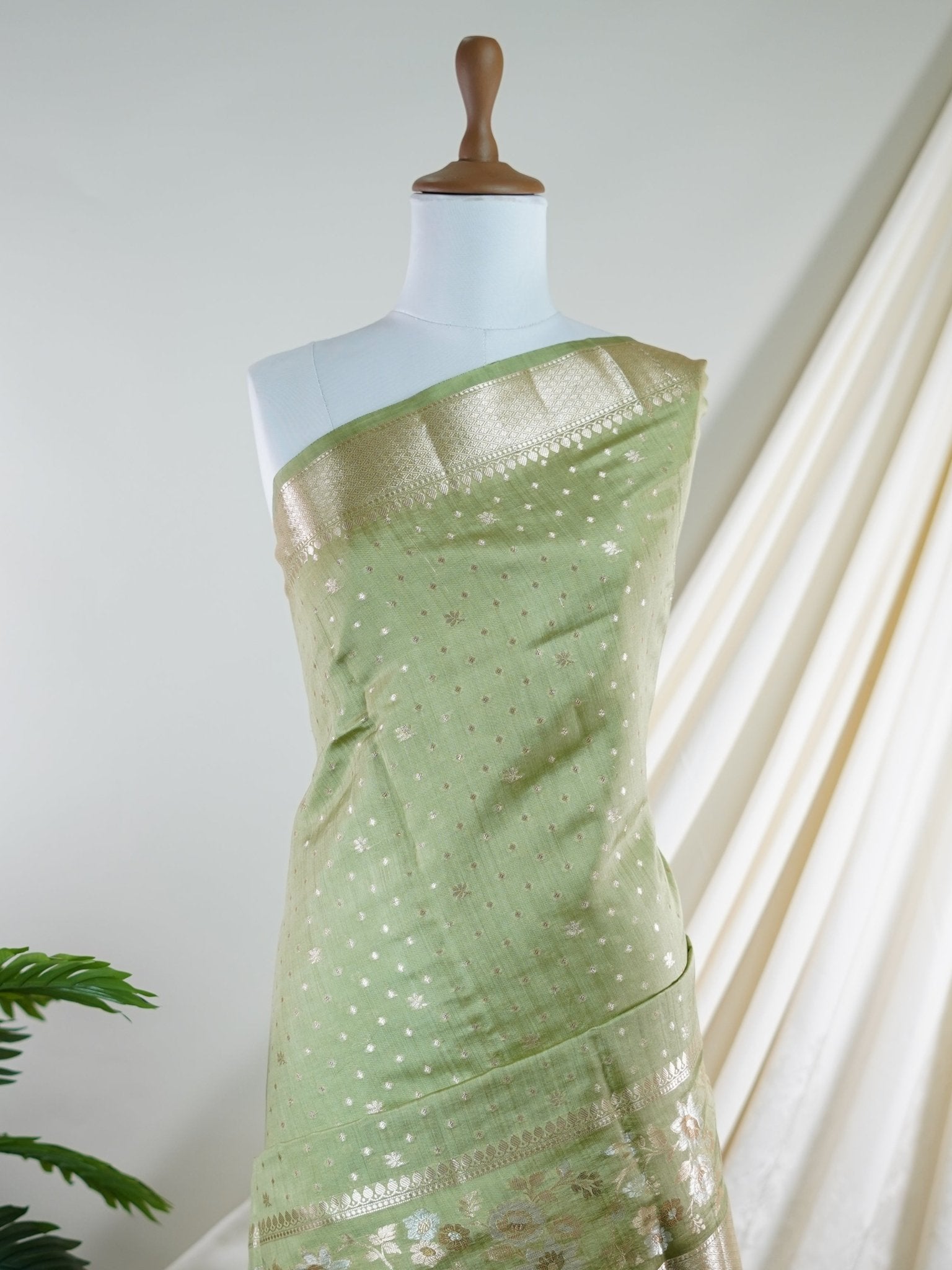 Chiniya Silk Pista Green 100% Pure Katan Soft Silk - Manoranjitham Weaves - Handloom Store