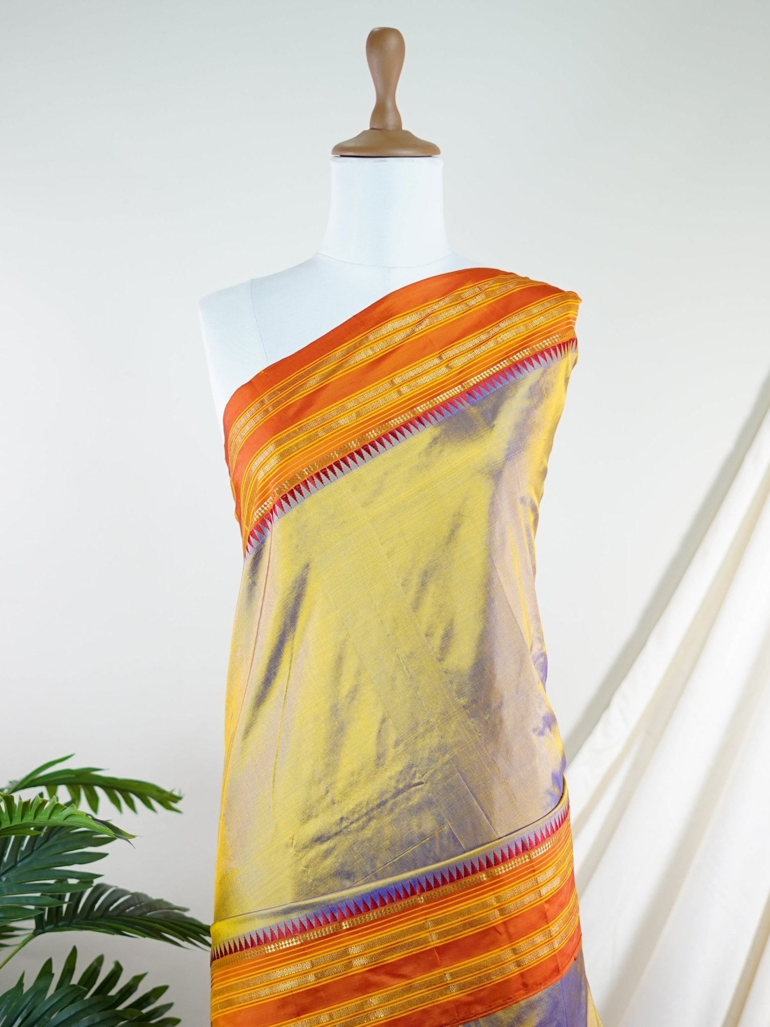 Narayanpet Puple Gold 100% Pure Silk  - Manoranjitham Weaves - Handloom Store