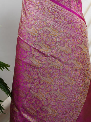 Katan Woven in Varanasi, this semi Mushru saree features the distinctive texture of iktara weave, blending subtle sheen with artisanal charm. Lightweight yet rich in detail, it offers effortless elegance for both traditional events and contemporary celebrations.
#SemiMushru #IktaraWeave #VaranasiSaree #TexturedElegance #HandloomTradition #Manoranjitham #ManoranjithamStyle Sundari - Manoranjitham Weaves - Handloom Store
