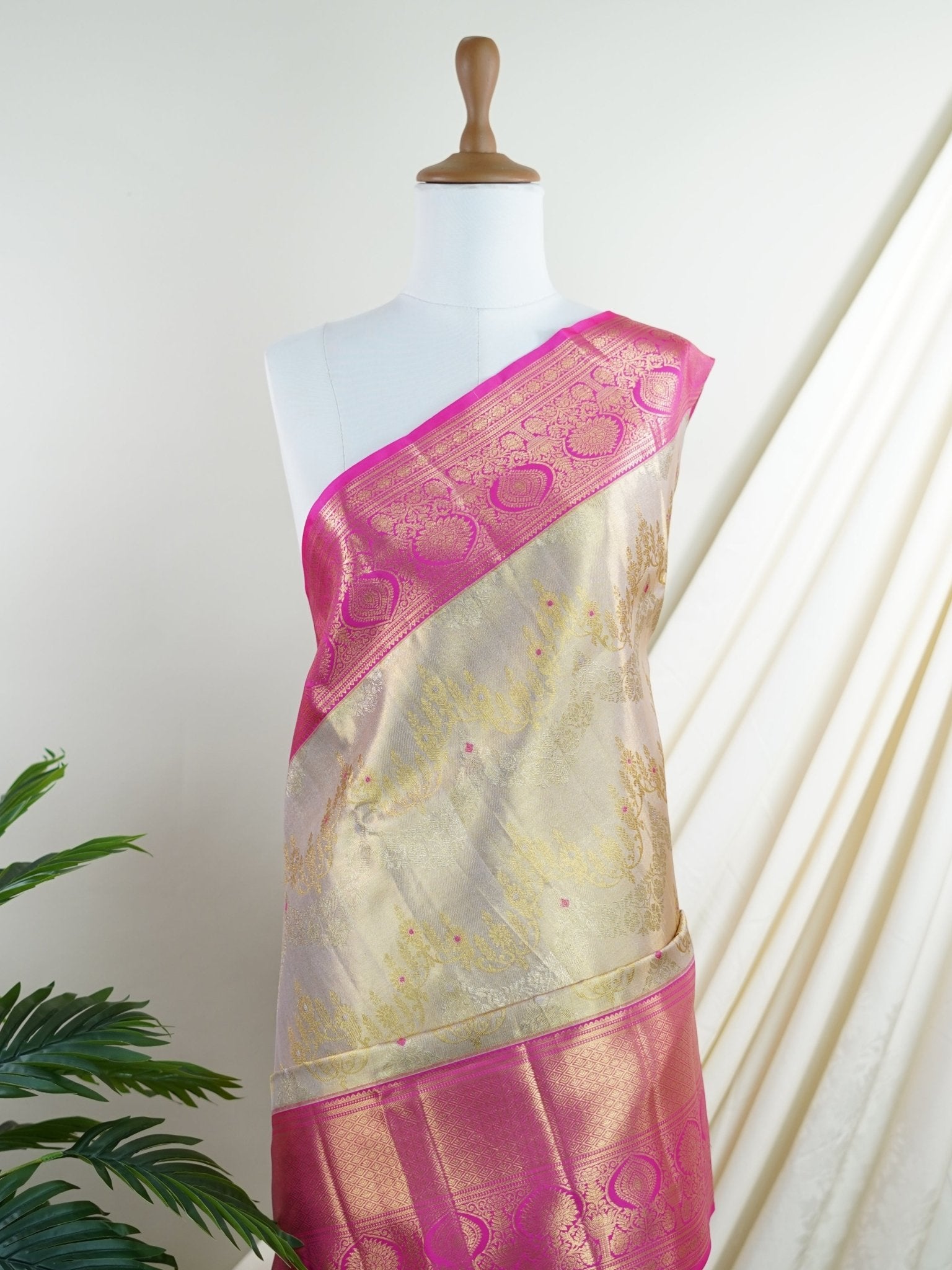 Kanchipuram Silk  100% Pure Silk  - Manoranjitham Weaves - Handloom Store
