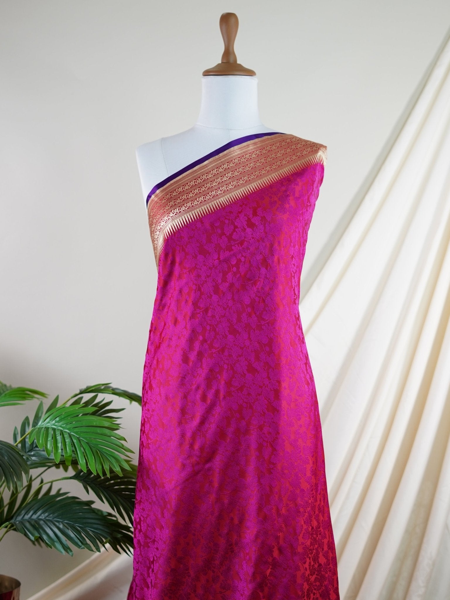 Katan Magenta 100% Pure Katan Silk - Manoranjitham Weaves - Handloom Store