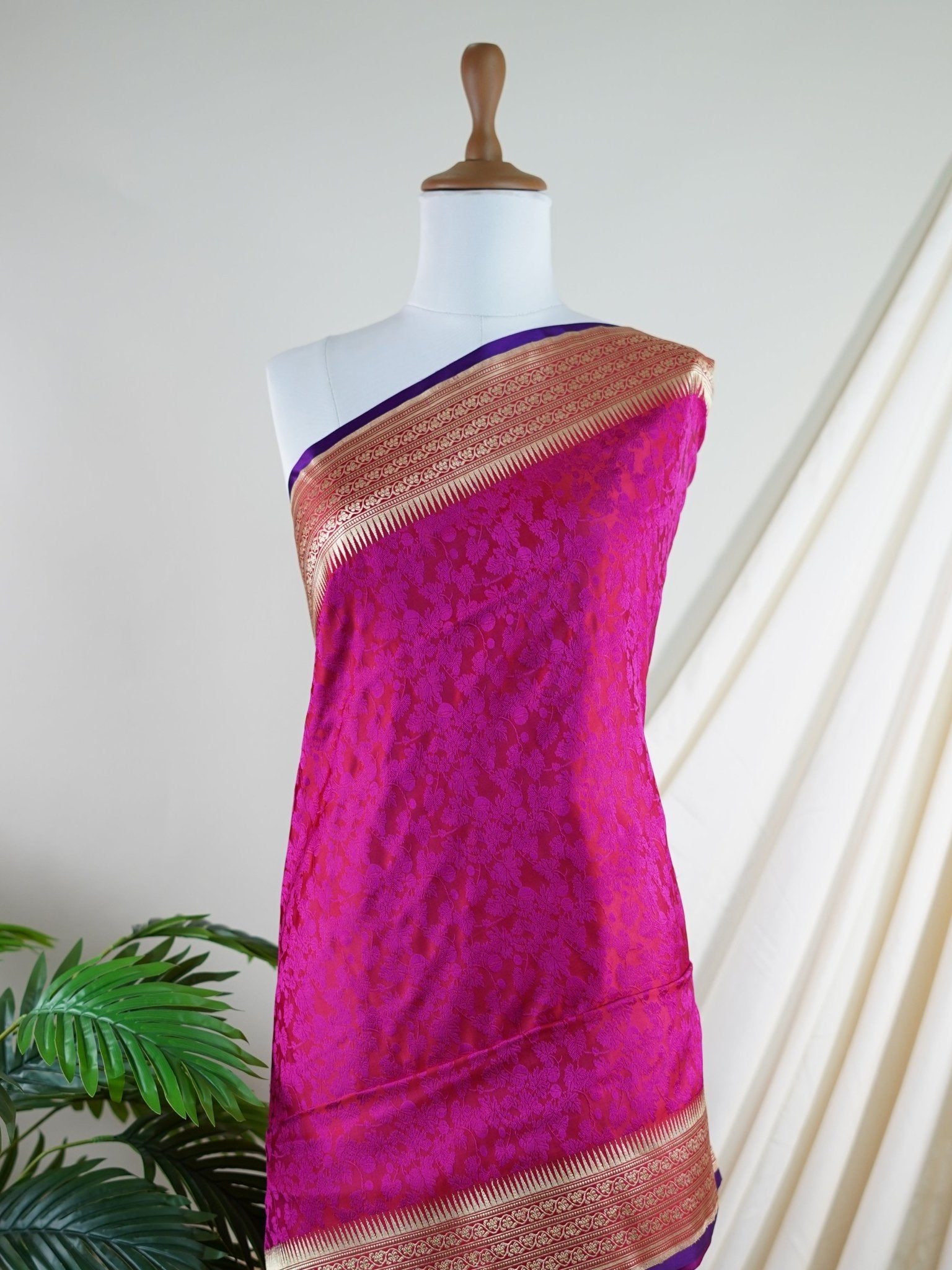 Katan Magenta 100% Pure Katan Silk - Manoranjitham Weaves - Handloom Store