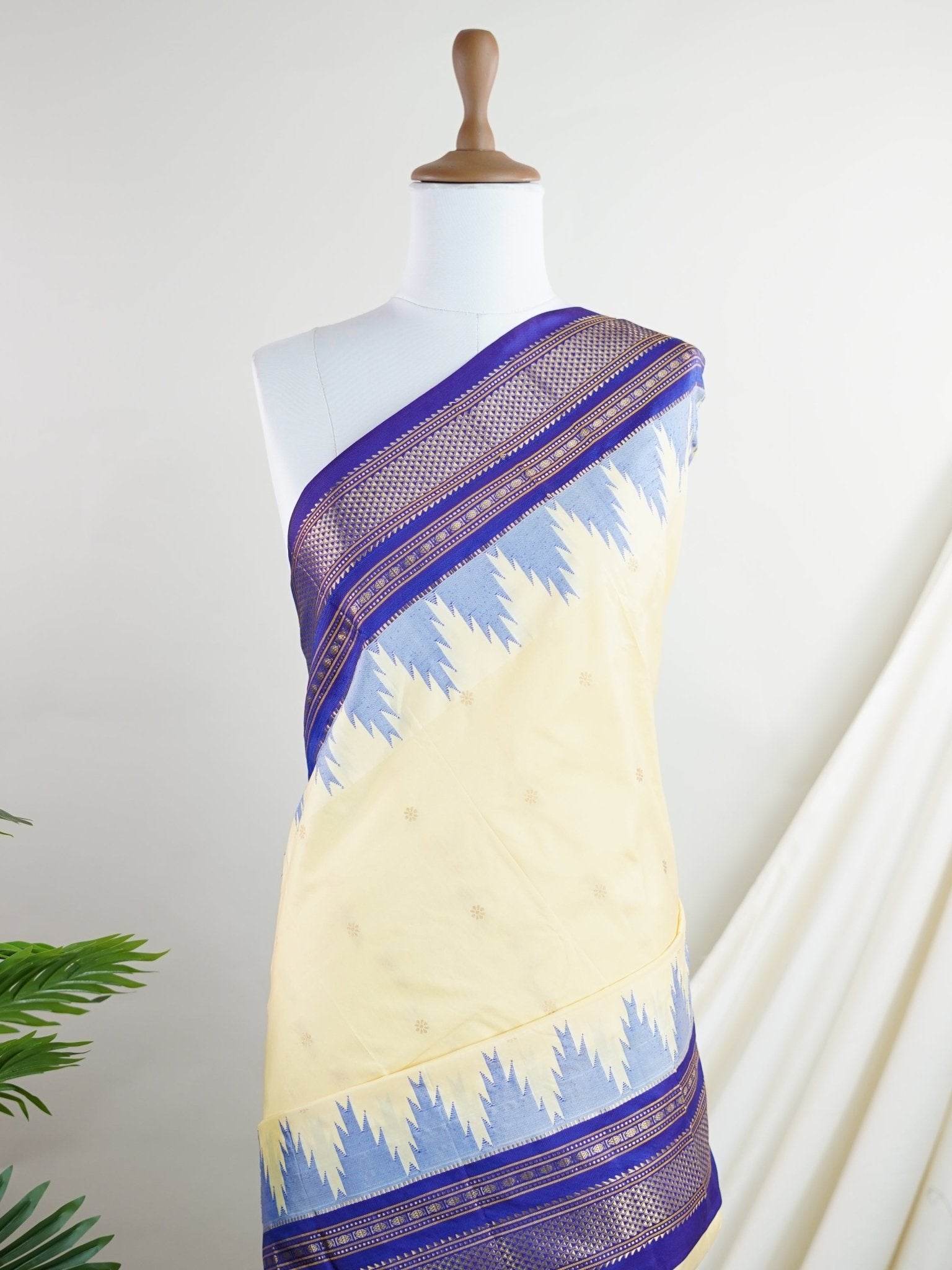 Semi Silk  Semi Silk - Manoranjitham Weaves - Handloom Store