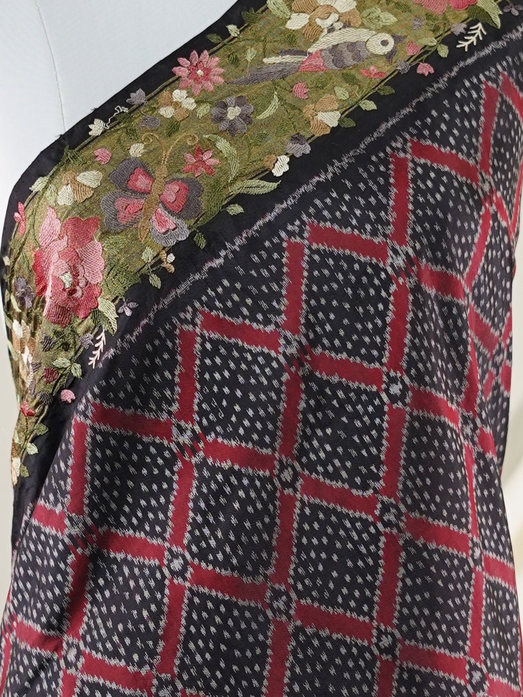 Pochampally Black 100% Pure Silk  - Manoranjitham Weaves - Handloom Store