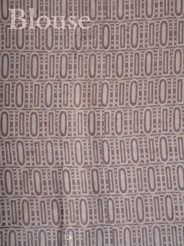 Satin A soft grey base layered with vibrant multicolour digital prints gives this Semi Mushru a lively touch.
Woven in Varanasi, it carries modern artistry without the weight of zari.
The fluid texture and subtle sheen make it ideal for relaxed celebrations.
Contemporary, comfortable, and full of charm.
#SemiMushru #GreySaree #DigitalPrintMagic #VaranasiWeaves #ManoranjithamSarees Vaidehi - Manoranjitham Weaves - Handloom Store
