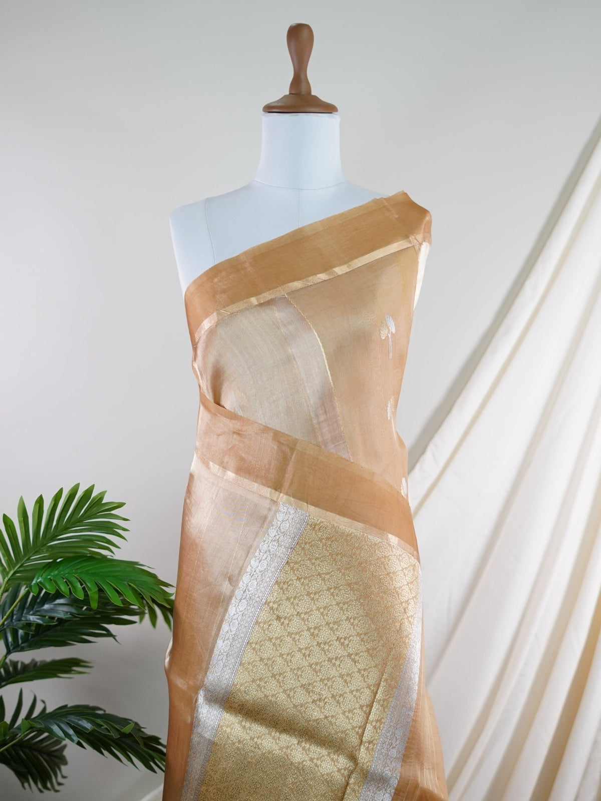 Katan Gold 100% Pure Tissue - Manoranjitham Weaves - Handloom Store