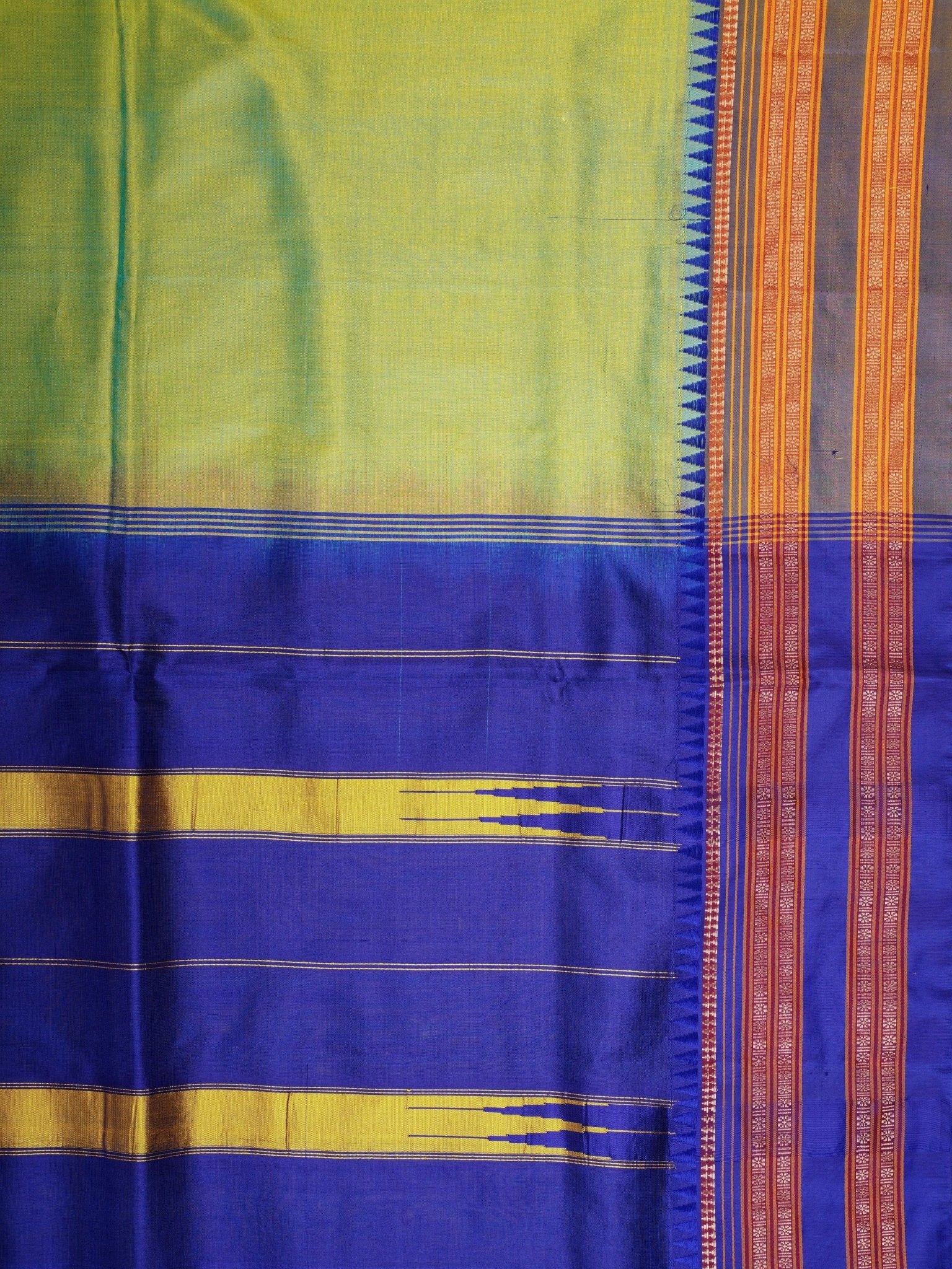 Narayanpet Green 100% Pure Silk  - Manoranjitham Weaves - Handloom Store
