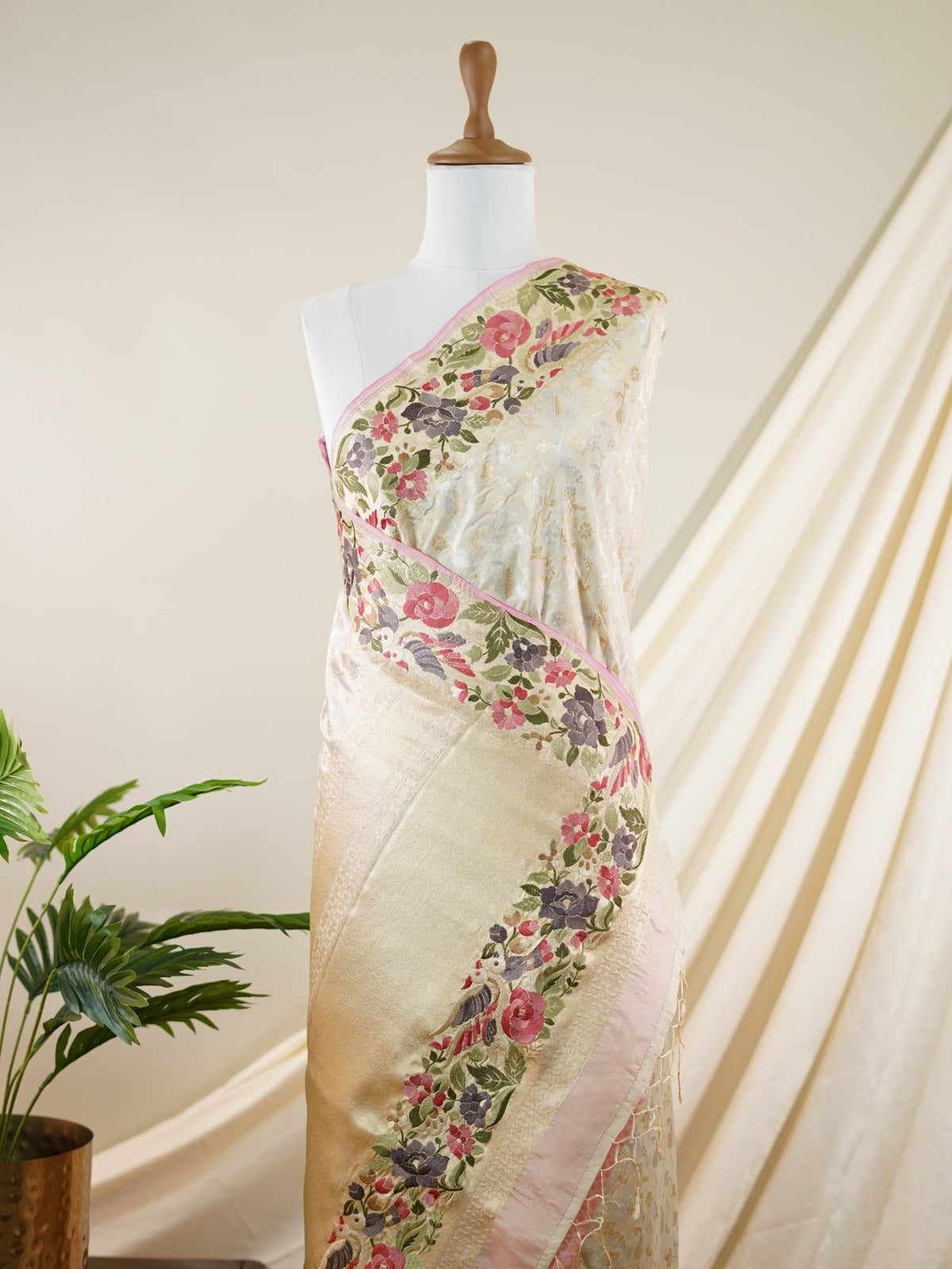 Katan Silver 100% Pure Silk  - Manoranjitham Weaves - Handloom Store