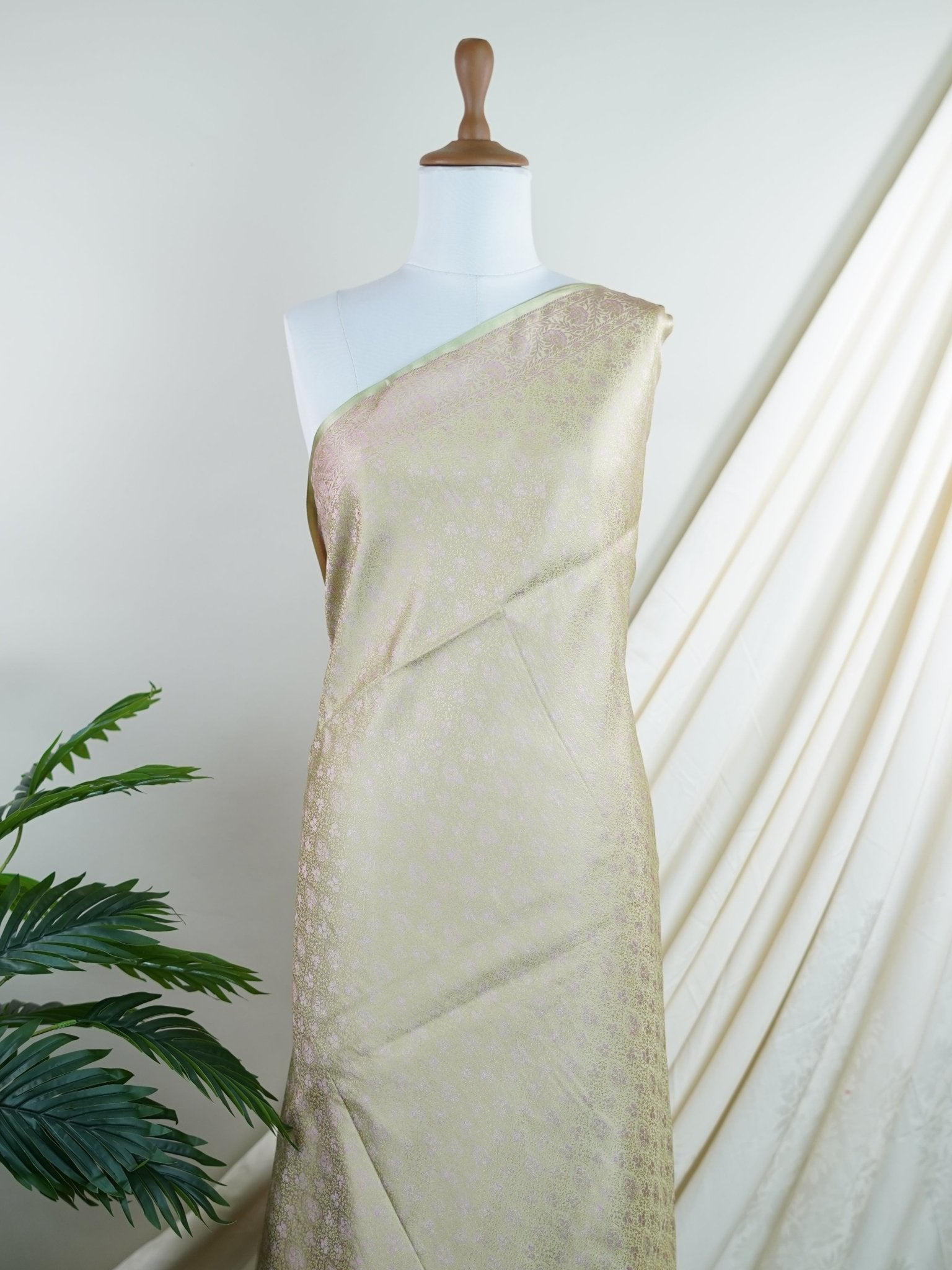 Katan Pista Green Semi Mushru - Manoranjitham Weaves - Handloom Store