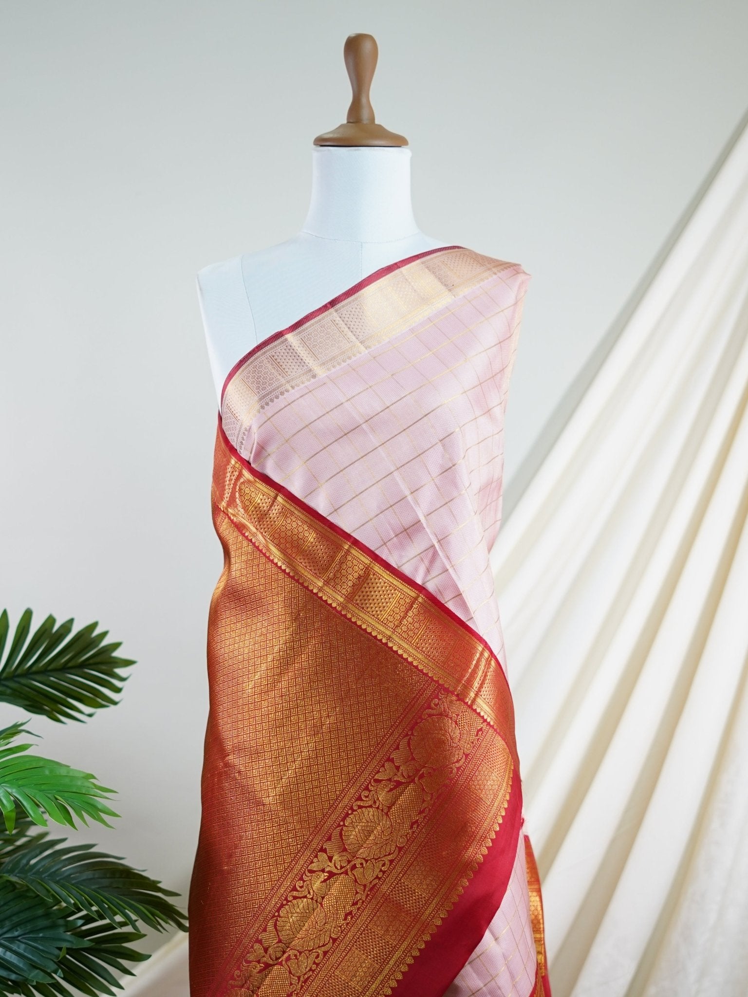 Kanchipuram Silk Red 100% Pure Silk  - Manoranjitham Weaves - Handloom Store