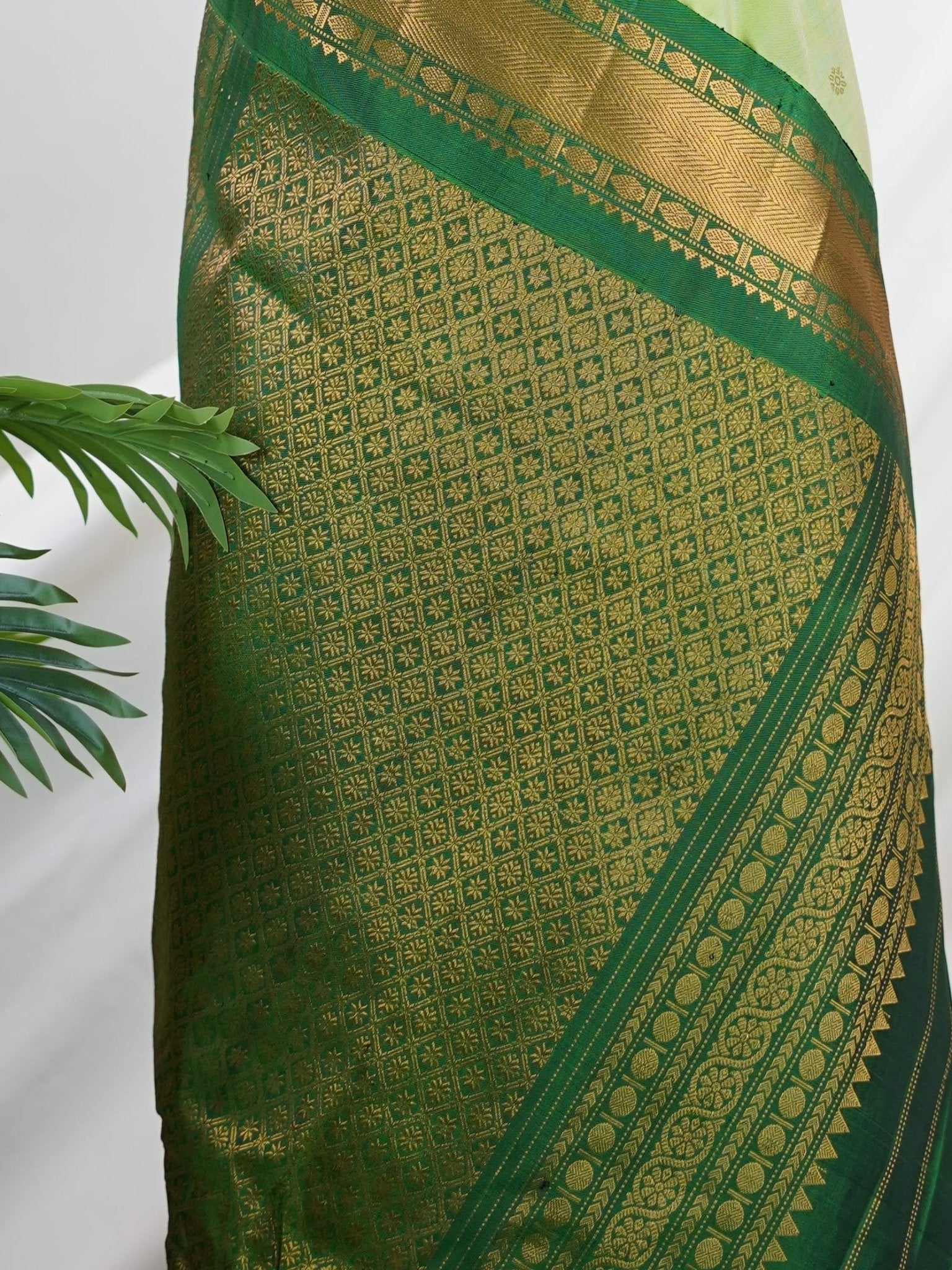 Gadwal Silk  100% Pure Silk  - Manoranjitham Weaves - Handloom Store