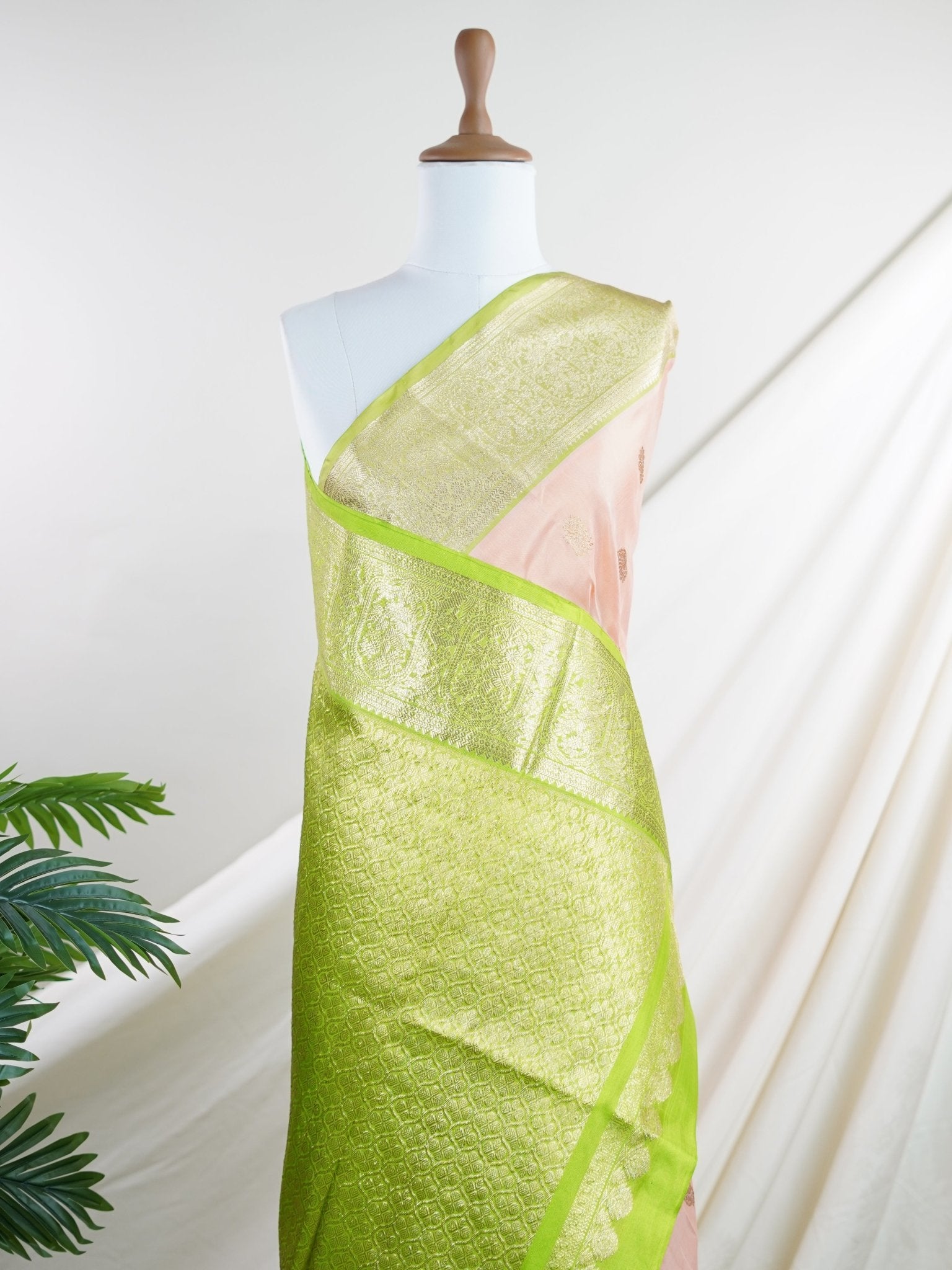 Venkatagiri Silk  100% Pure Silk  - Manoranjitham Weaves - Handloom Store